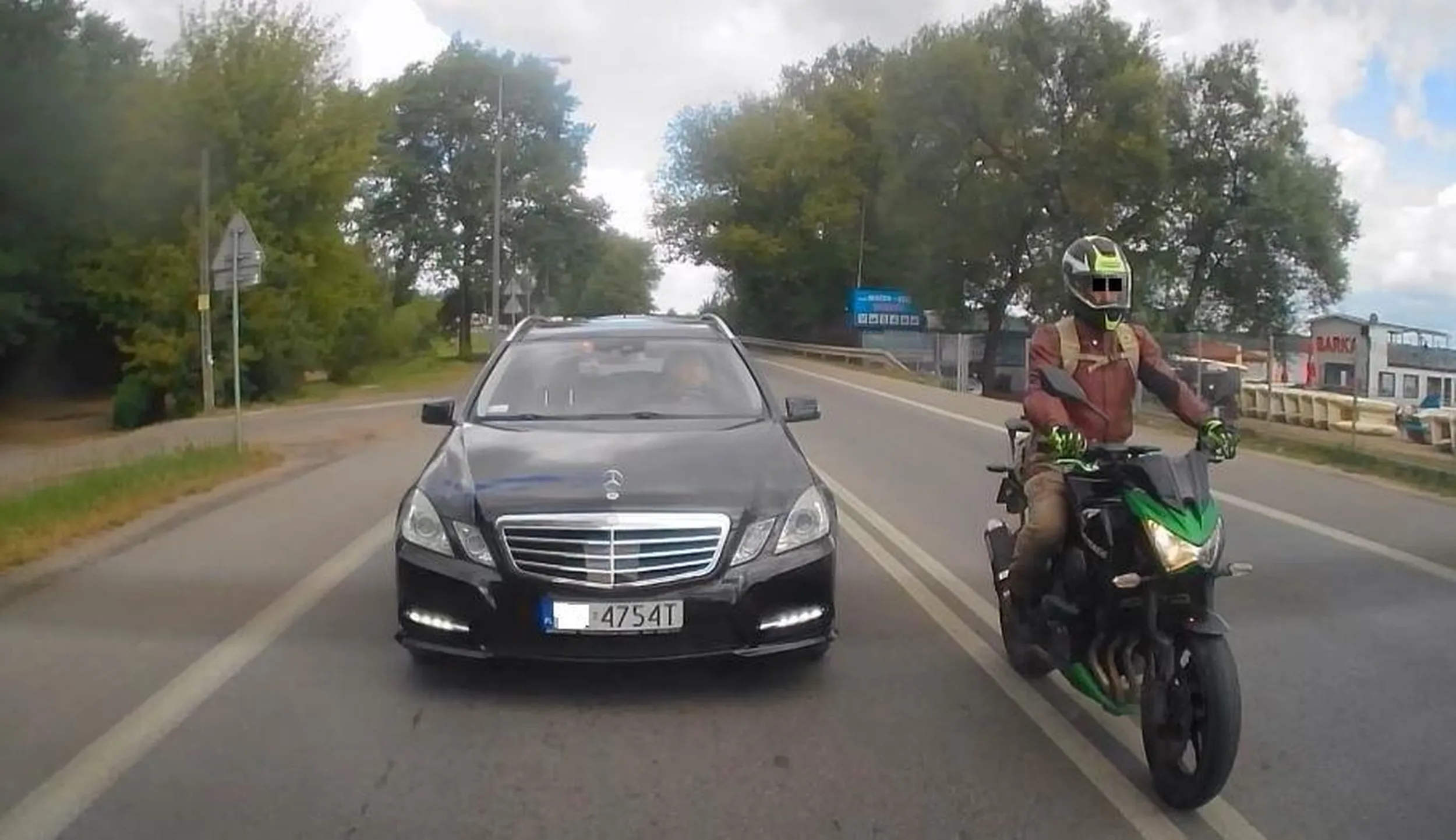 jazda linią ciągłą, niewidzialny pieszy....