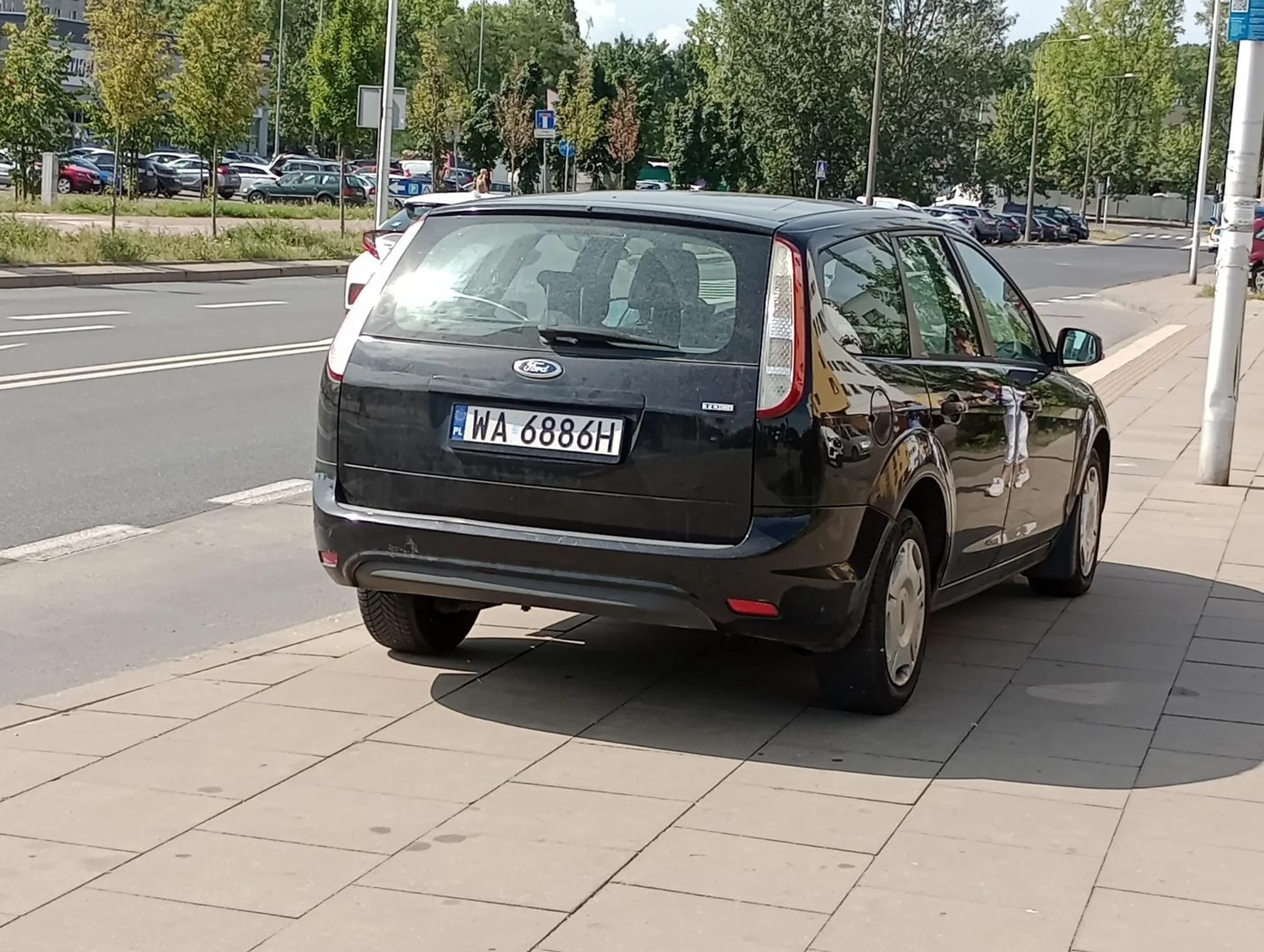 Naucz się Parkować!  Dosłownie po drugiej stronie masz parking !