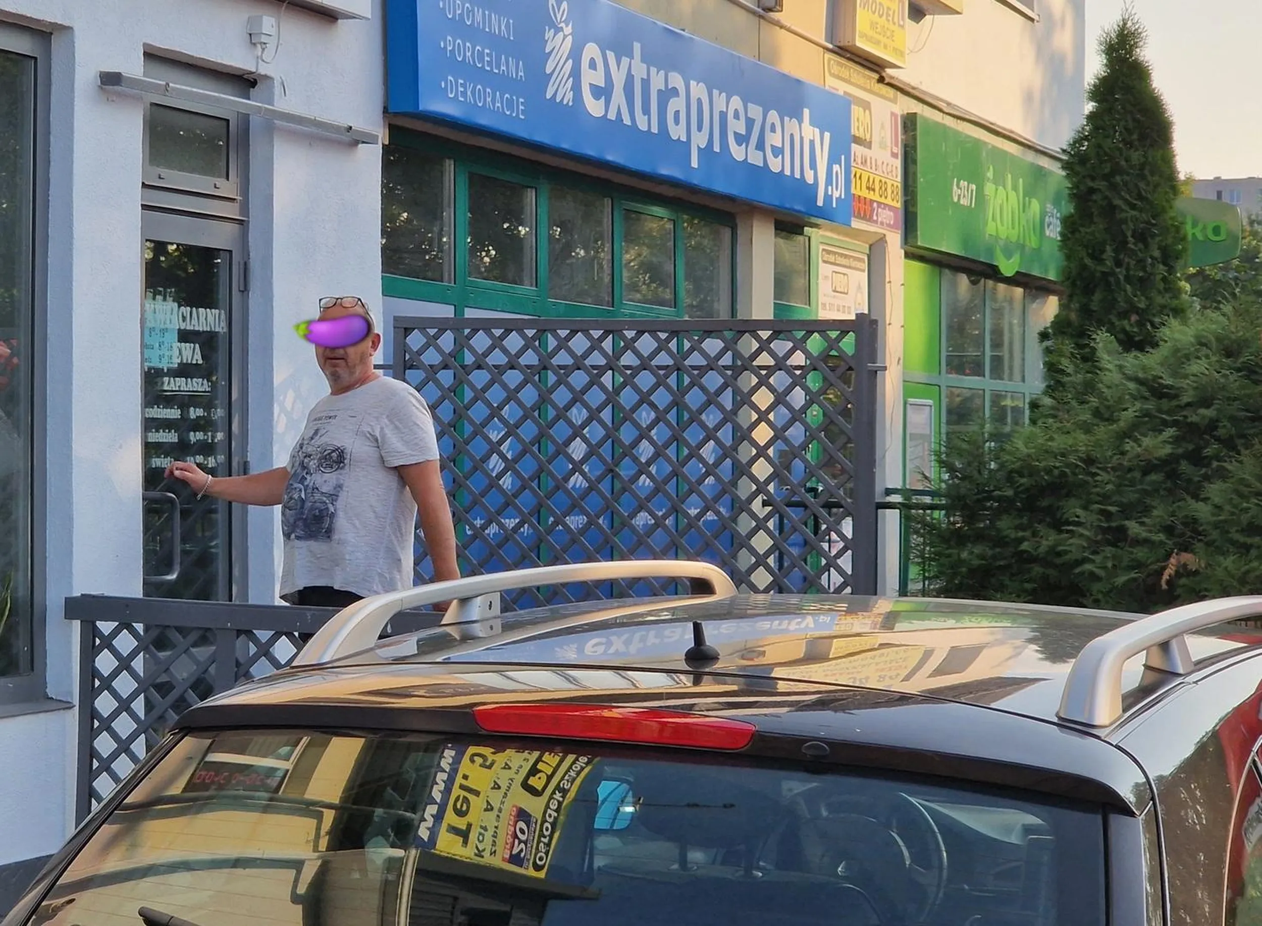 Brzuchata złotówa rozjeżdża pieszych i rowerzystów, a to wszystko dlatego, że spieszy się na mokre spotkania z kolegami z Targówka