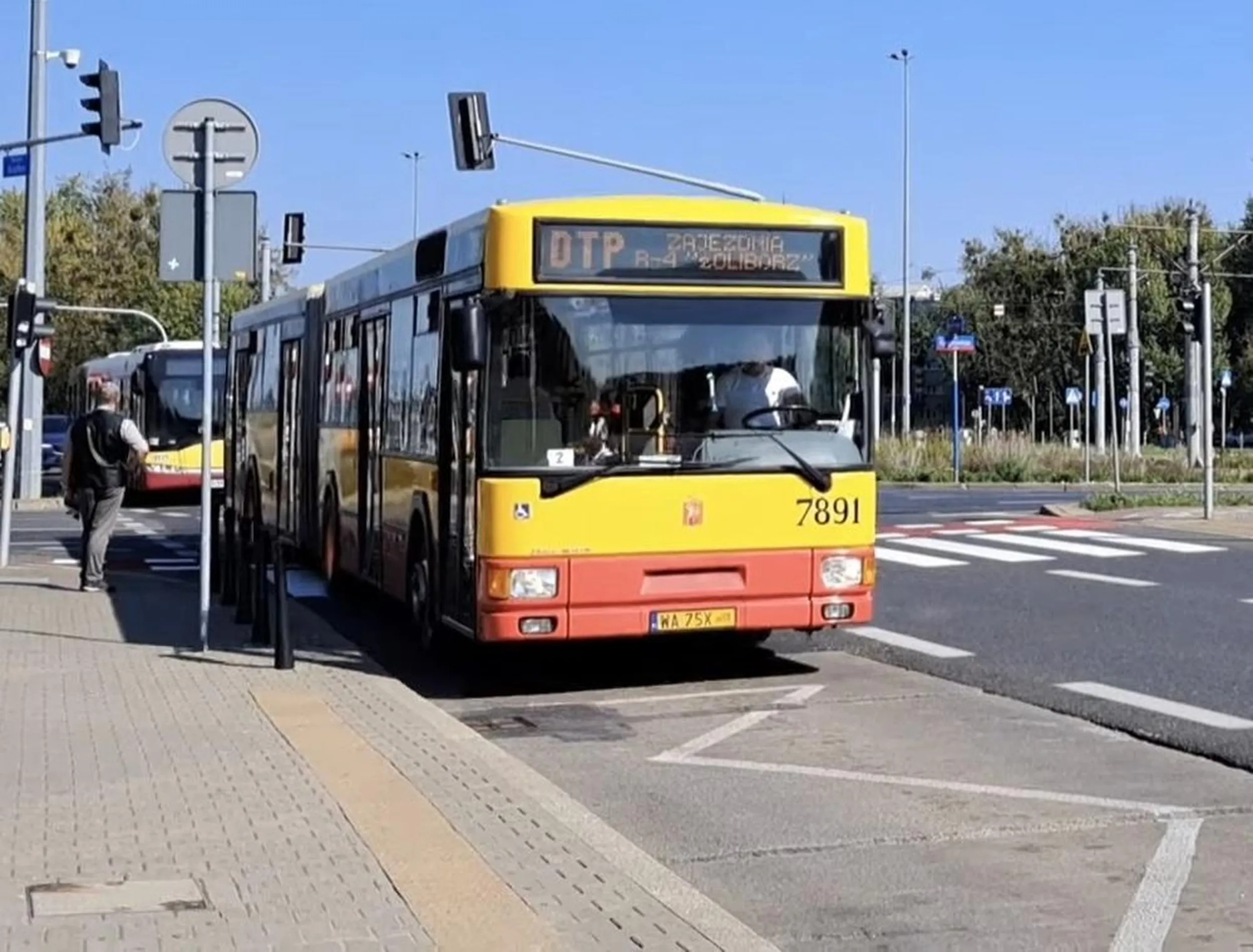 Świetny Jelcz, najlepszy jest klakson :)