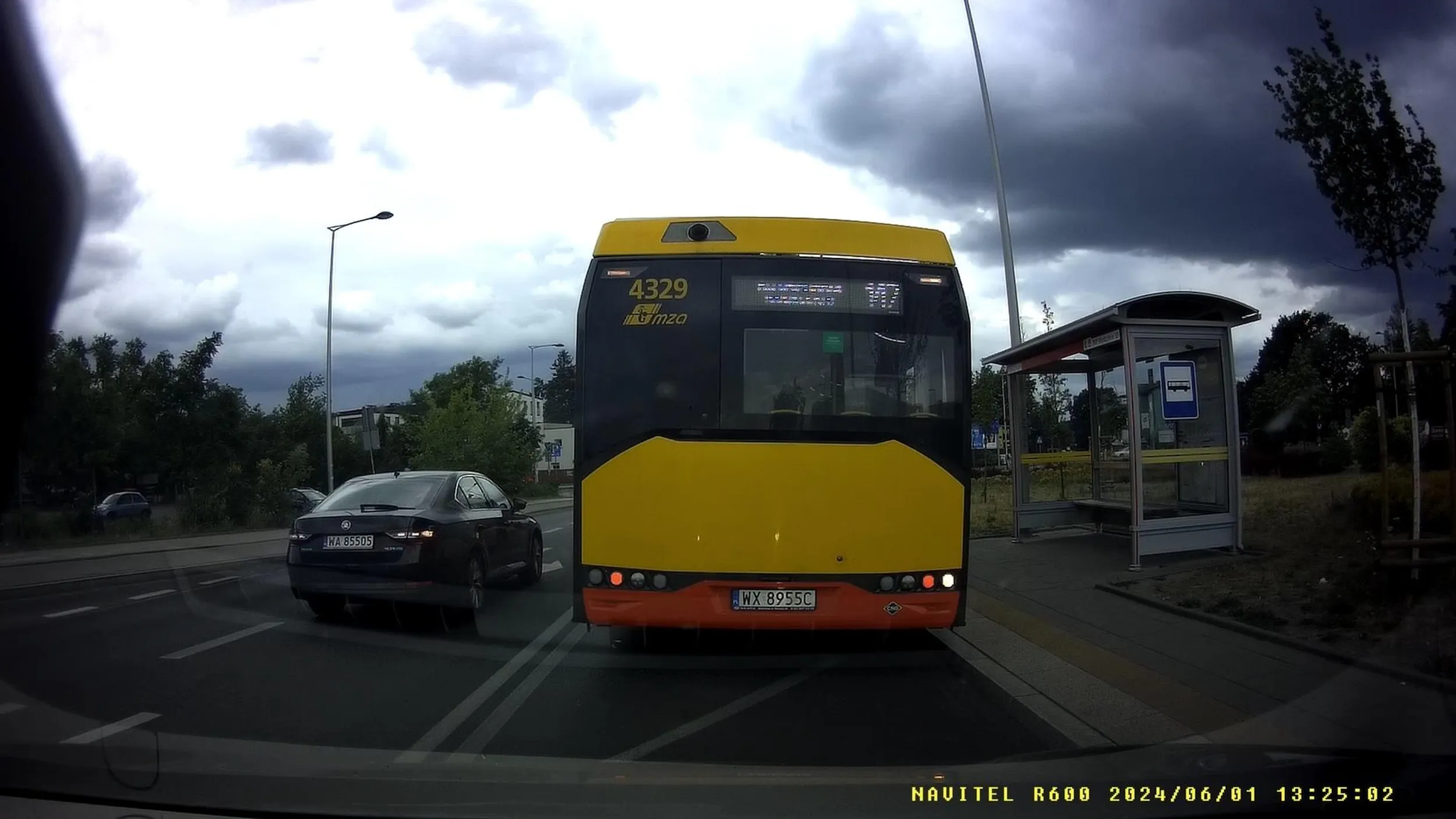 wyprzedzanie na podwójnej ciągłej linii, jazda pod prąd