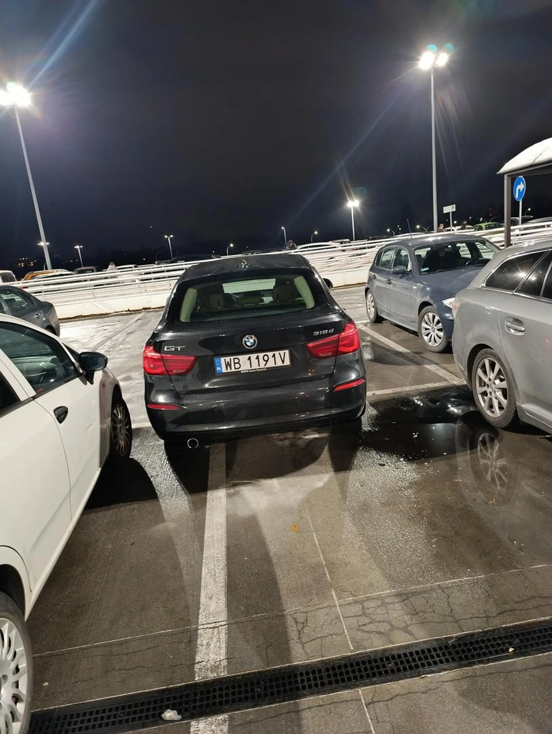 Artysta ? Oj za małe miejsca parkingowe robią, proponuje wrócić na egzamin