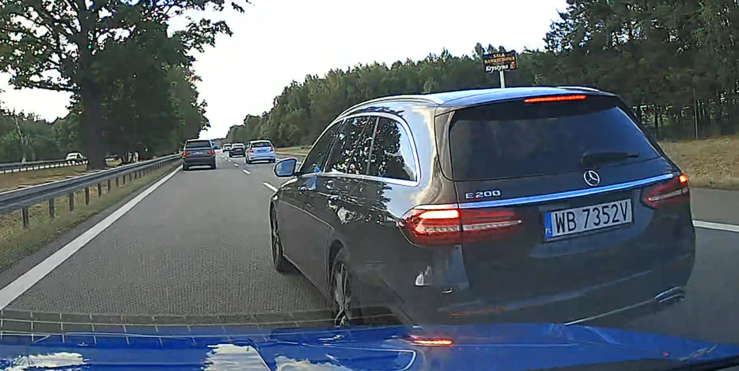 Siedzenie na dupie, Popędzanie światłami i Zajeżdzanie drogi na odcinkowym pomiarze z ograniczeinem 120kmh