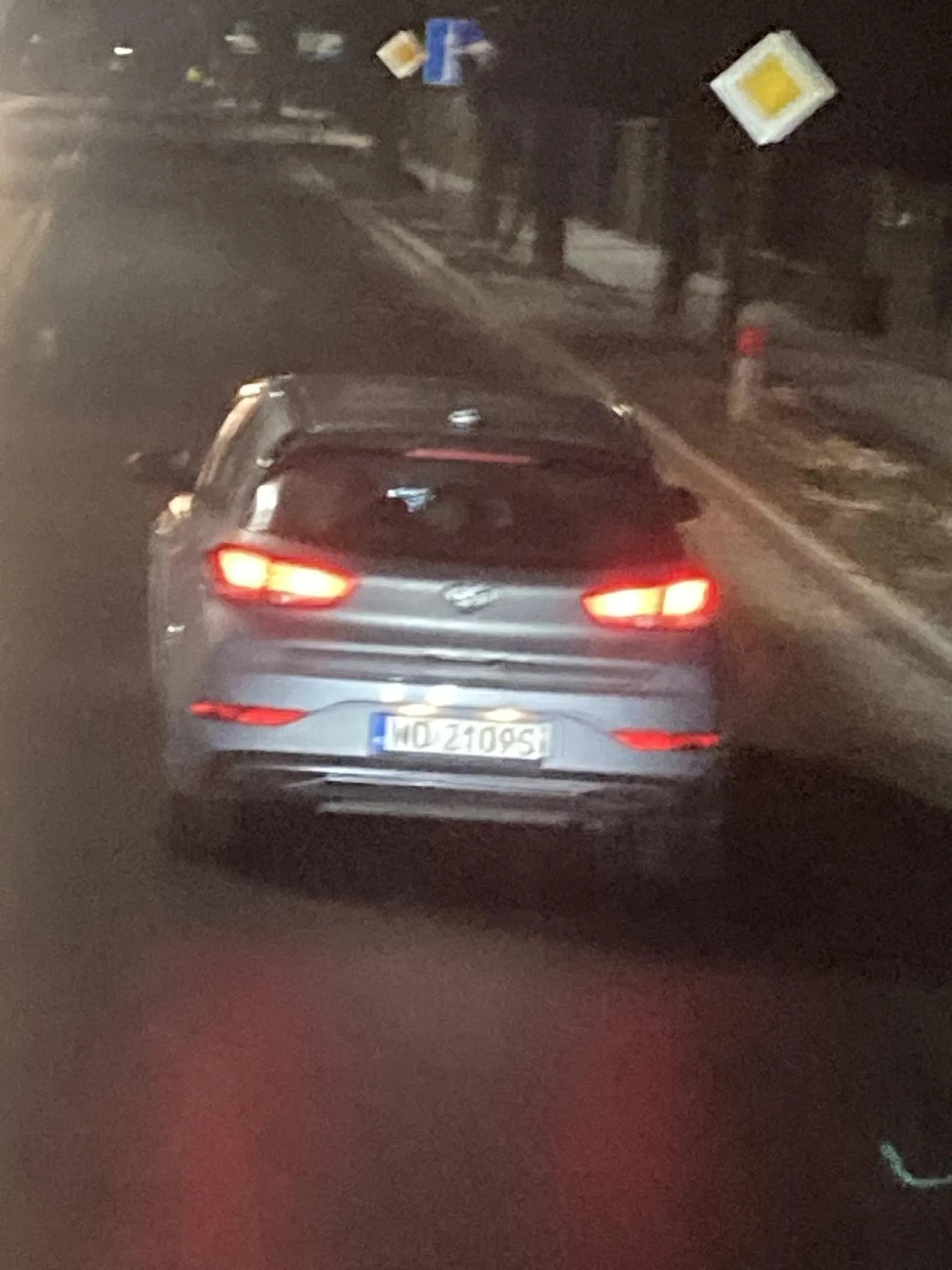 Wypierdalaj z drogi zawalidrogo, 30 w zabudowanym, 50 w niezabudowanym?!