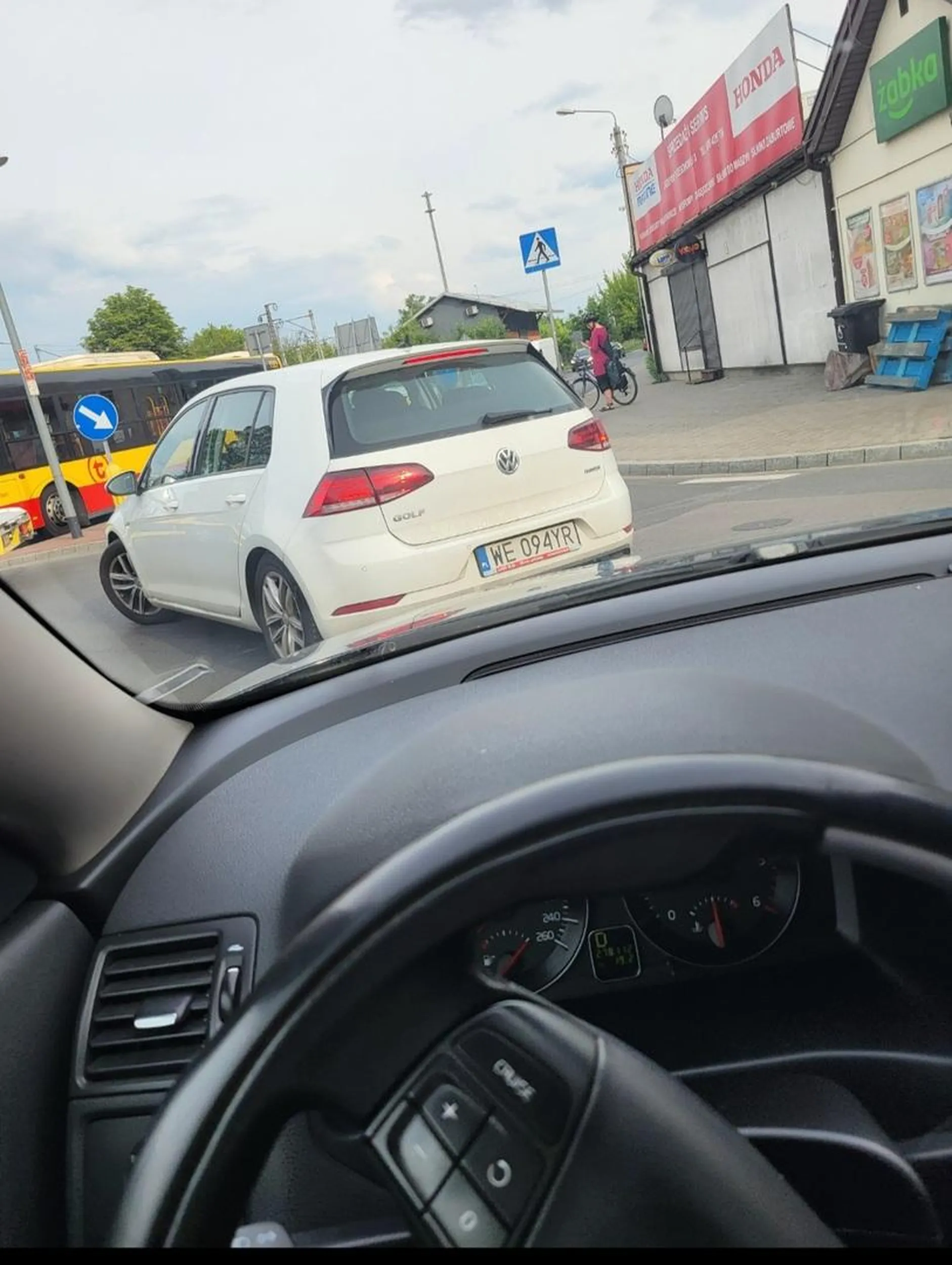 Pozdro, fajnie się stoi na rondzie w falenicy co?? :-)