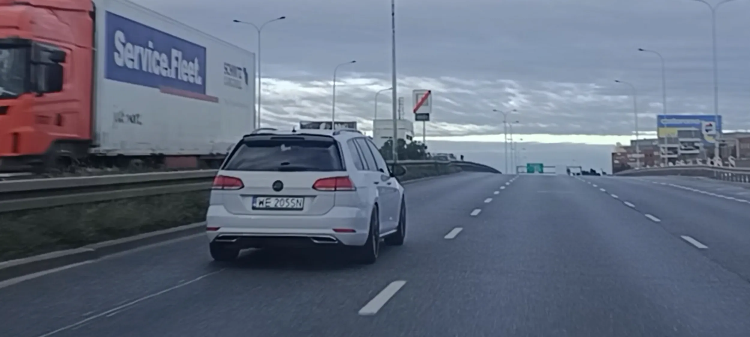 Zapi....ala jak ta lala ok. 130kmh w miejscu ograniczenia prędkości do 70kmh