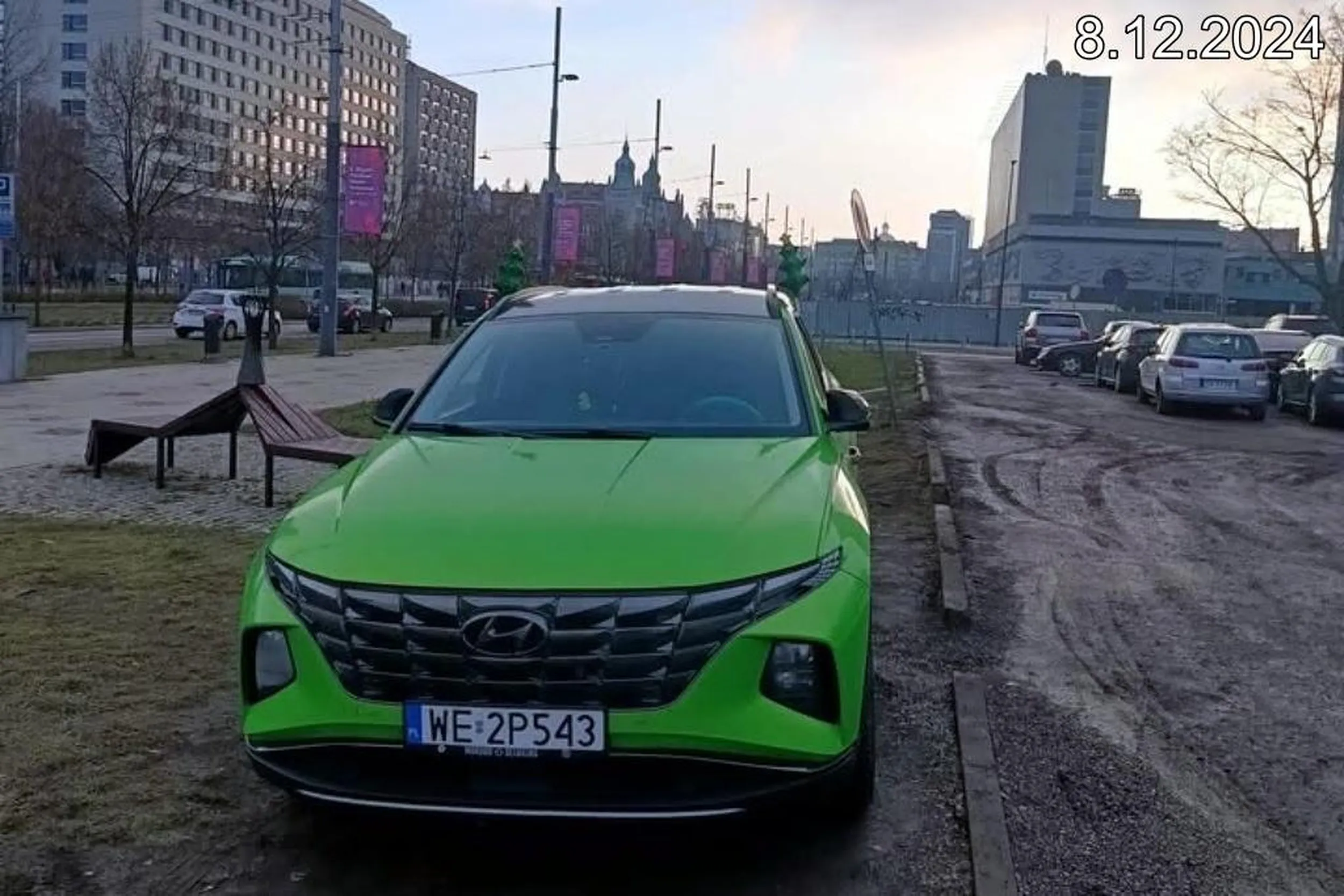 Parkingowa patologia https://katowice24.info/samowola-kierowcow-w-centrum-katowic-nielegalnie-powieksza-sie-legalne-klepisko-do-parkowania/