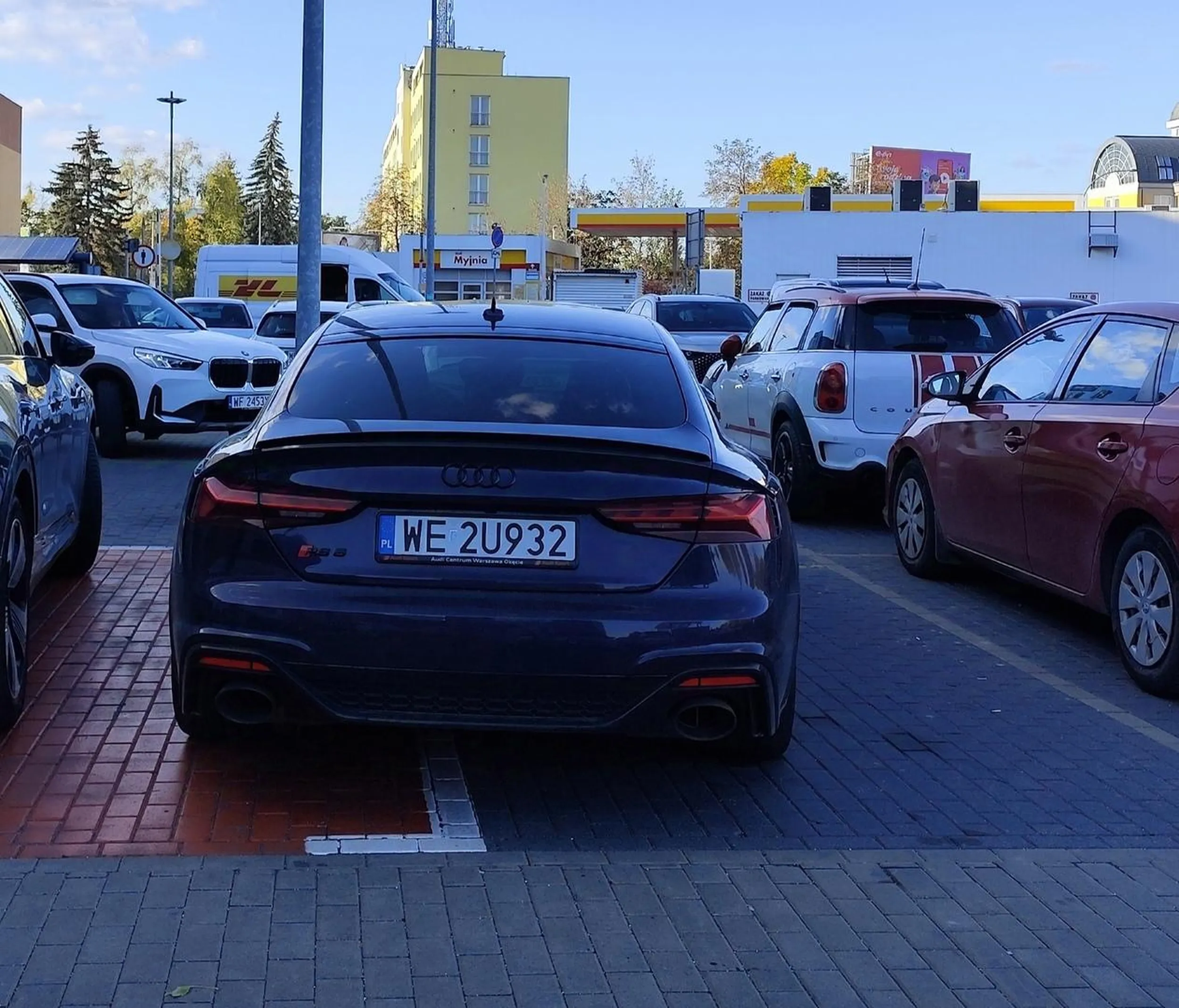 Parking galerii handlowej Sadyba Best Mall