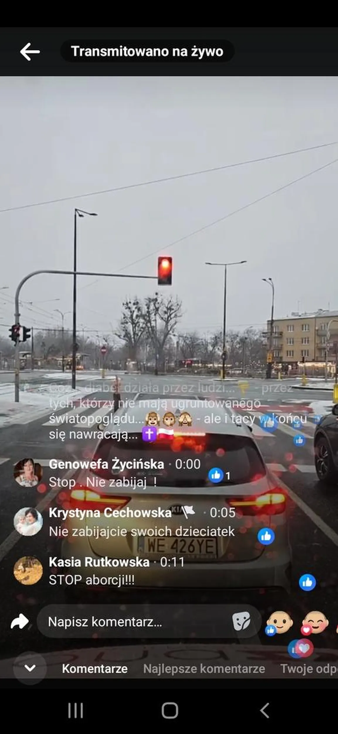 Pajac , któremu środkowy palec służy do sprawdzania siły wiatru.Pamiętaj zęby wypadają nie tylko od pruchnicy.