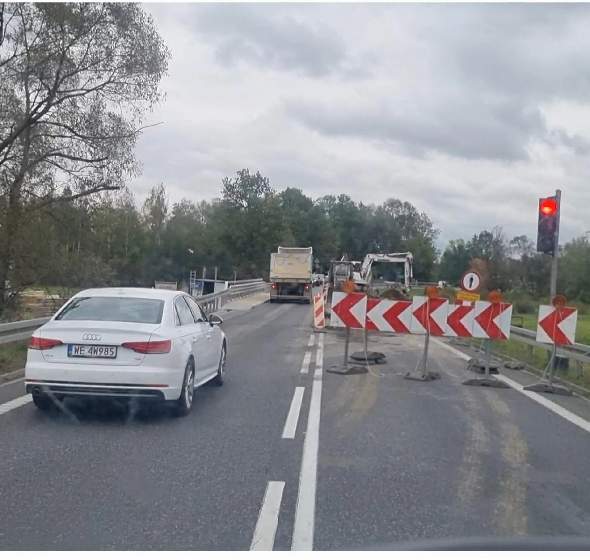 Sytuacja z drogi krajowej numer 9 między Nowa Dęba a Rzeszowem, non stop na zderzaku i przy tej okazji stwierdził, że nie wytrzyma presji ? Co lepsze w Kolbuszowej spotkaliśmy się na rondzie ? Nie pozdrawiam