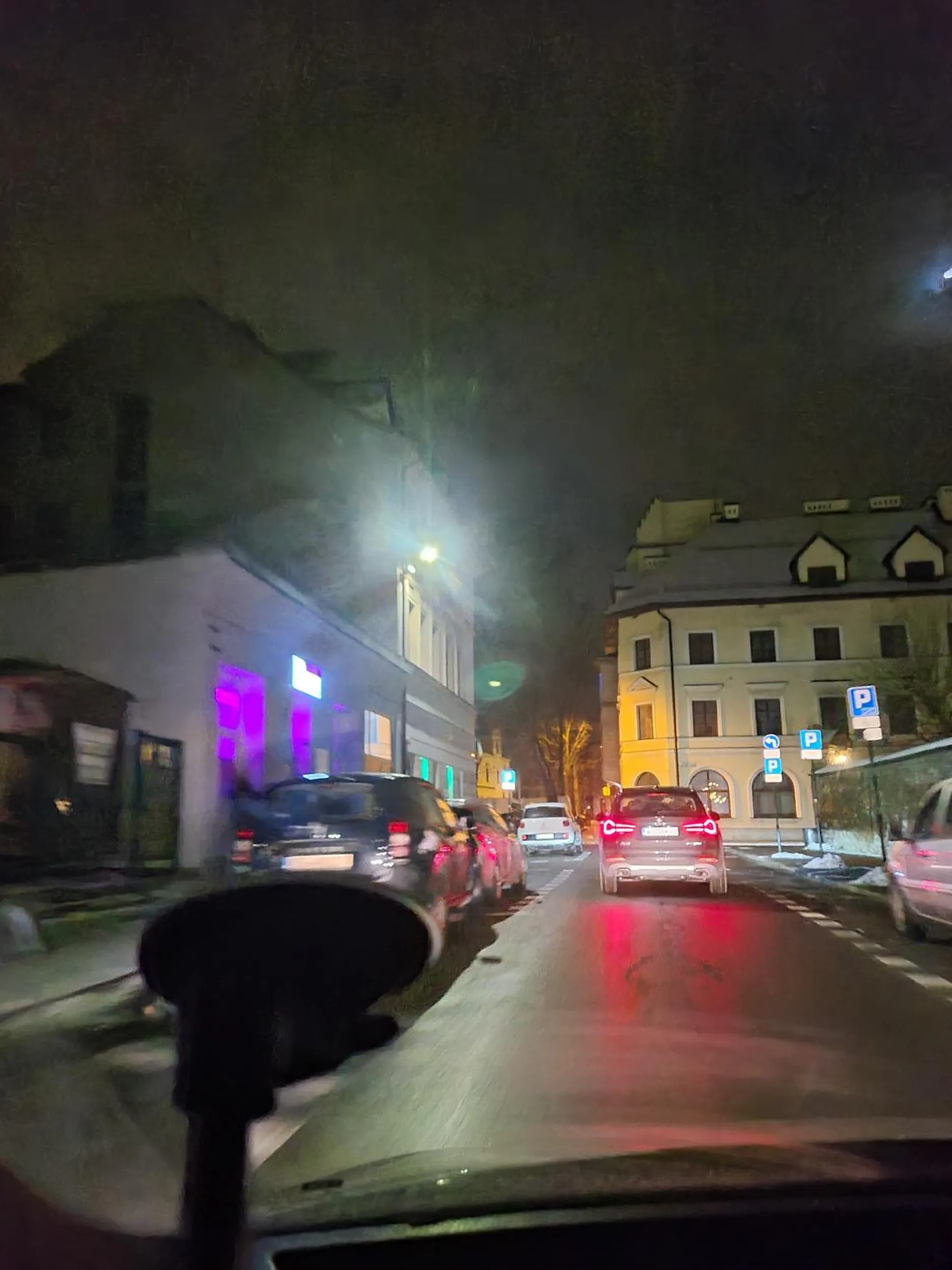 Kierowca wymusza pierwszeństwo