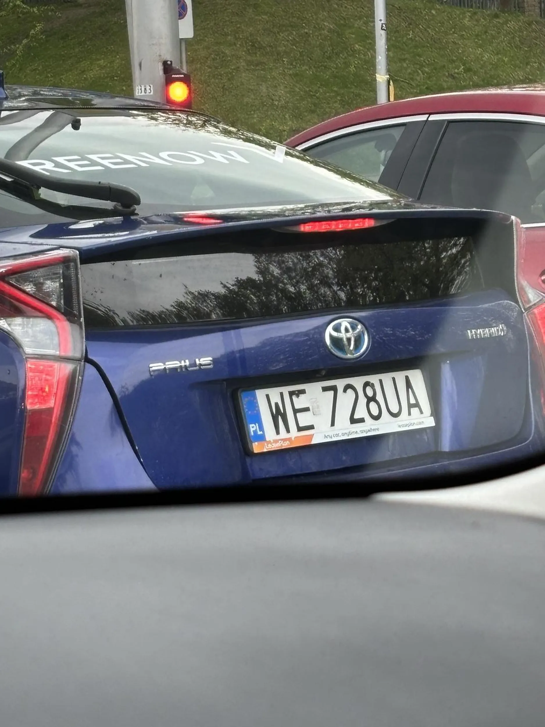 Taxi driver, który znalazł prawko w chipsach. Cham wymuszający pierwszeństwo