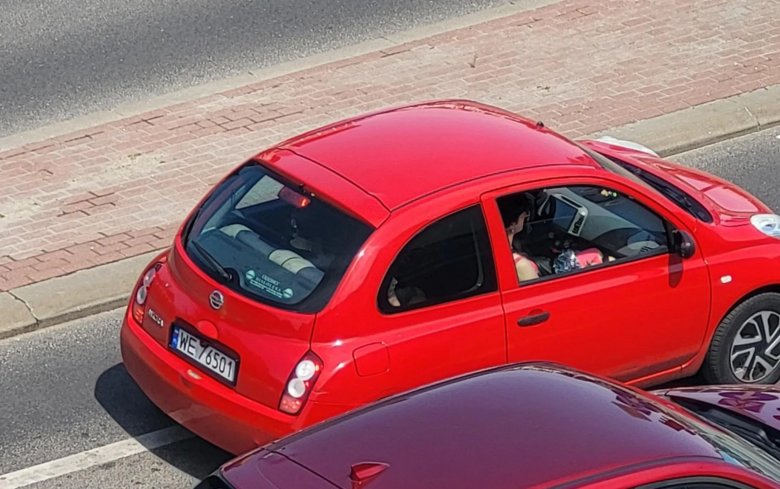 Z@j3bist4 czerwona strzała