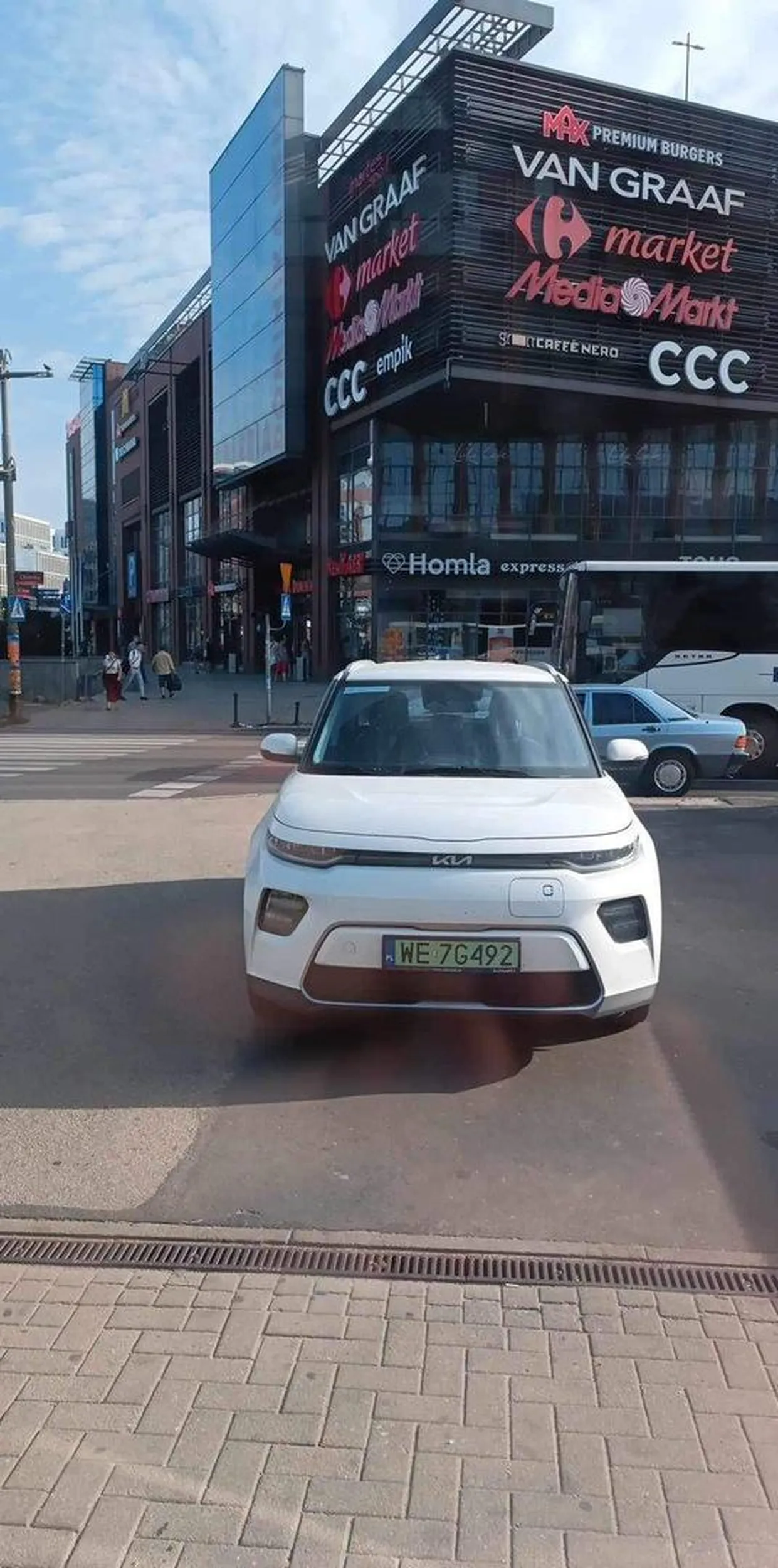 Widać że warszawiak, jeszcze elektryczny ?