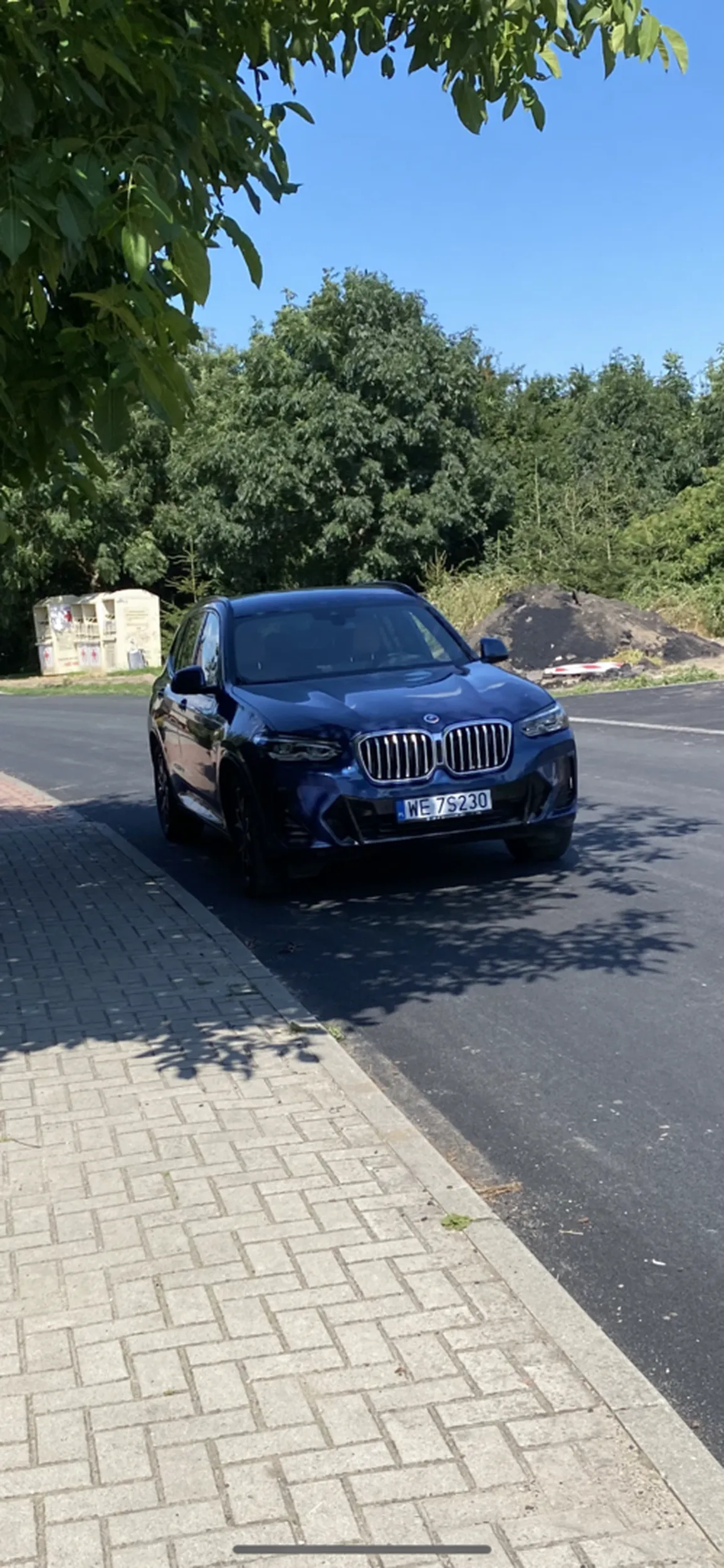 Naucz się parkować. Droga to nie parking