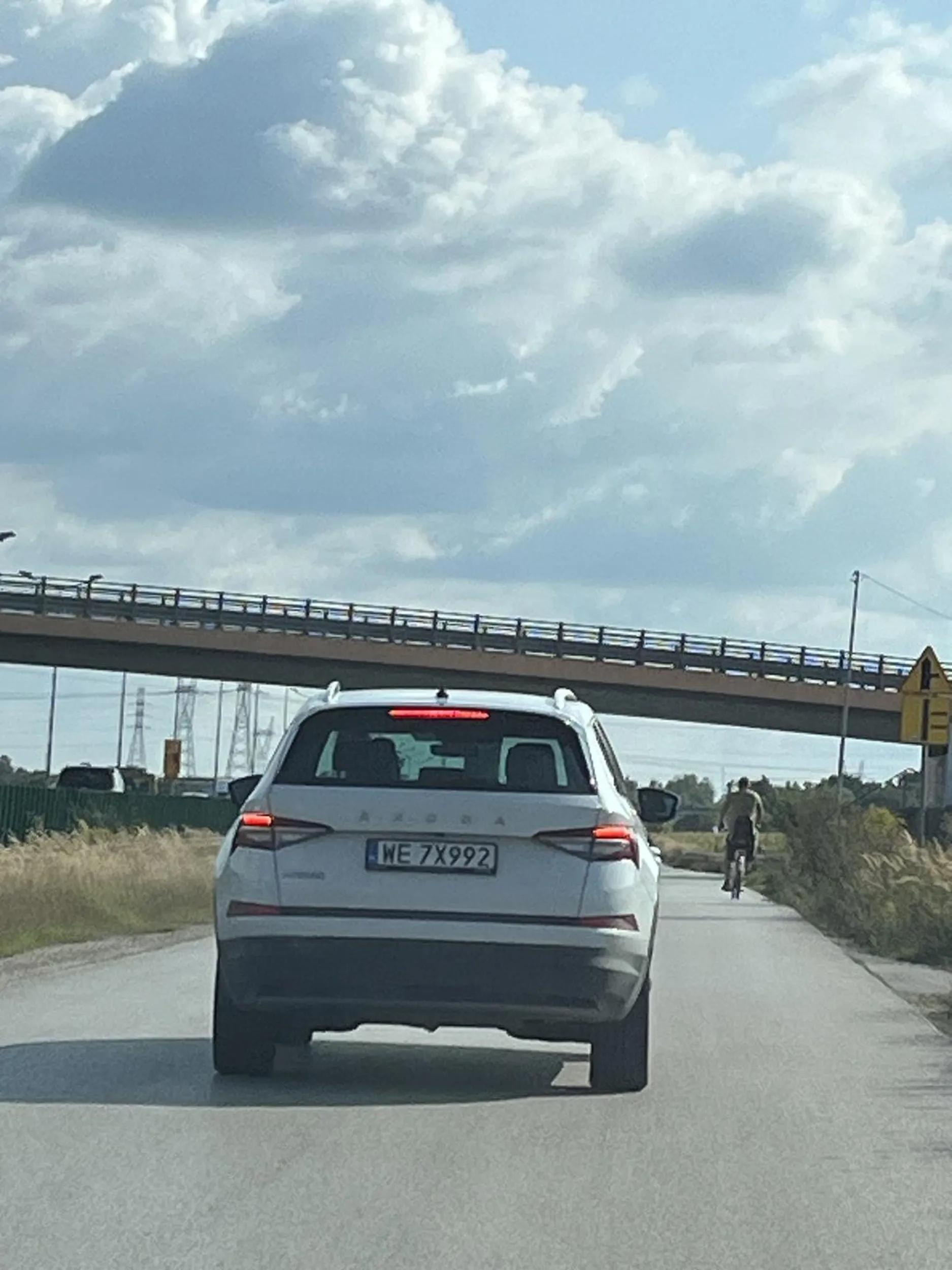 Pajac w skodzie się poczuwa i myśli że jest królem drogi