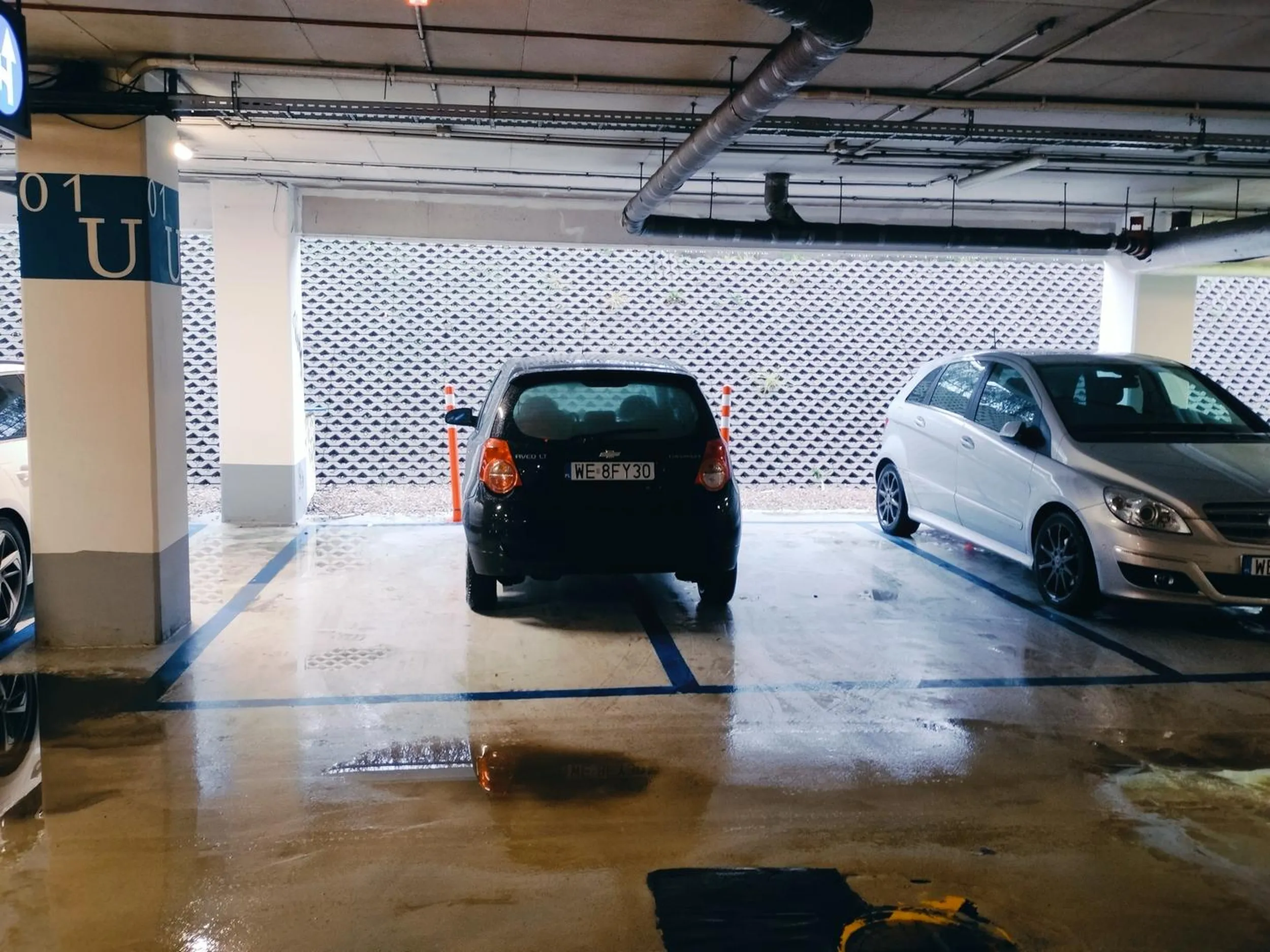 Miło, że zostawia miejsca specjalnie dla motocyklistów