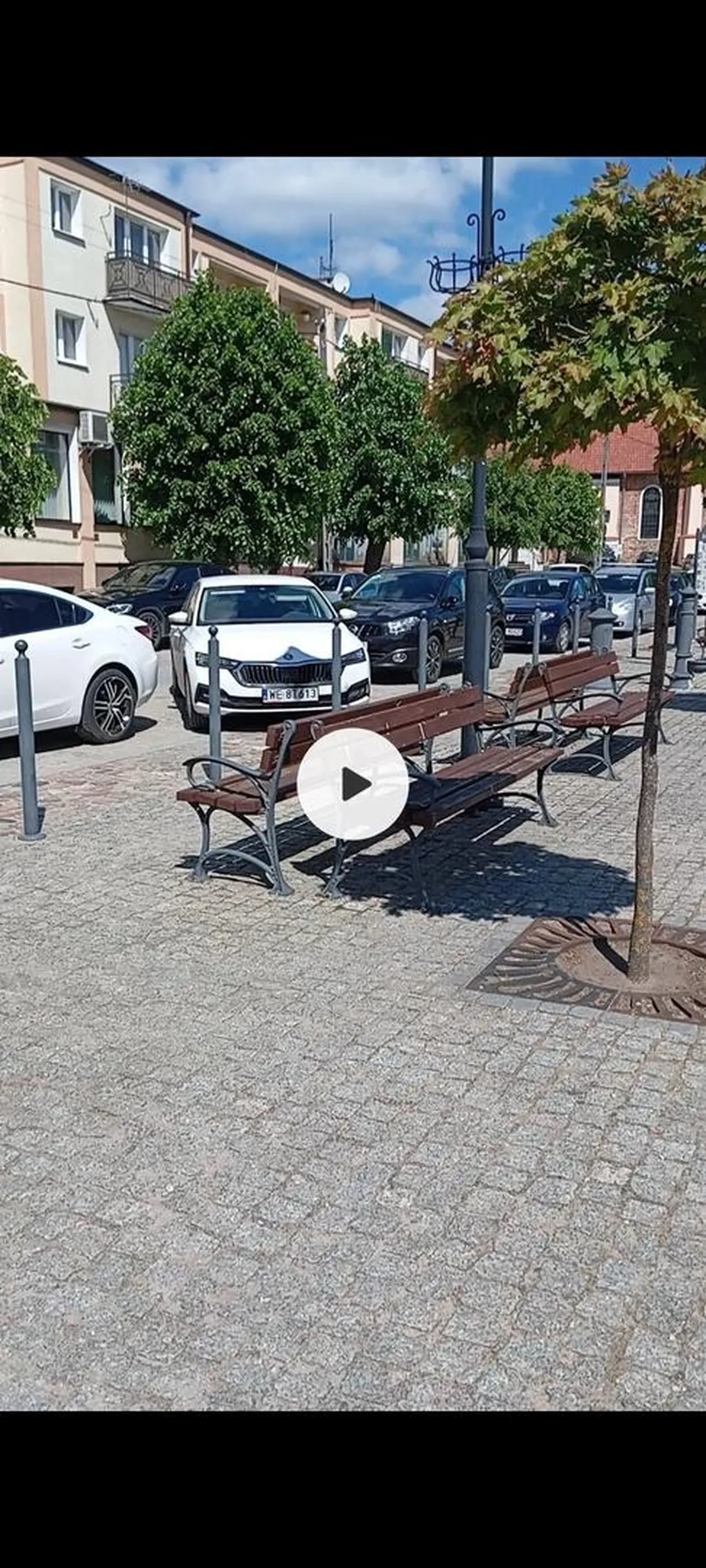 Mózg Warszawy w warmińsko mazurskim zastawił całą wąską drogę