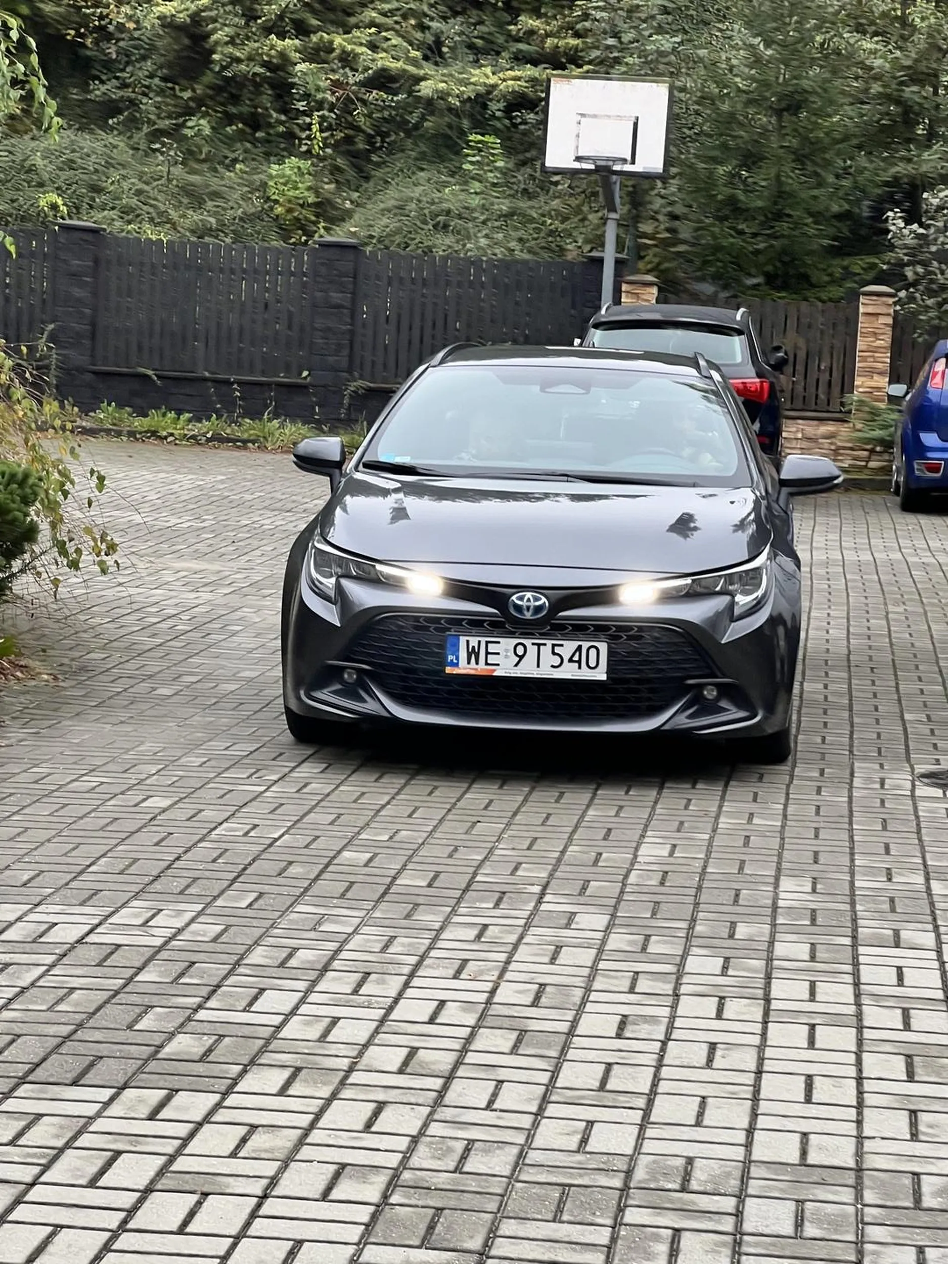 Gość jeździ jak wściekły po naszych uliczkach na podskarpiu