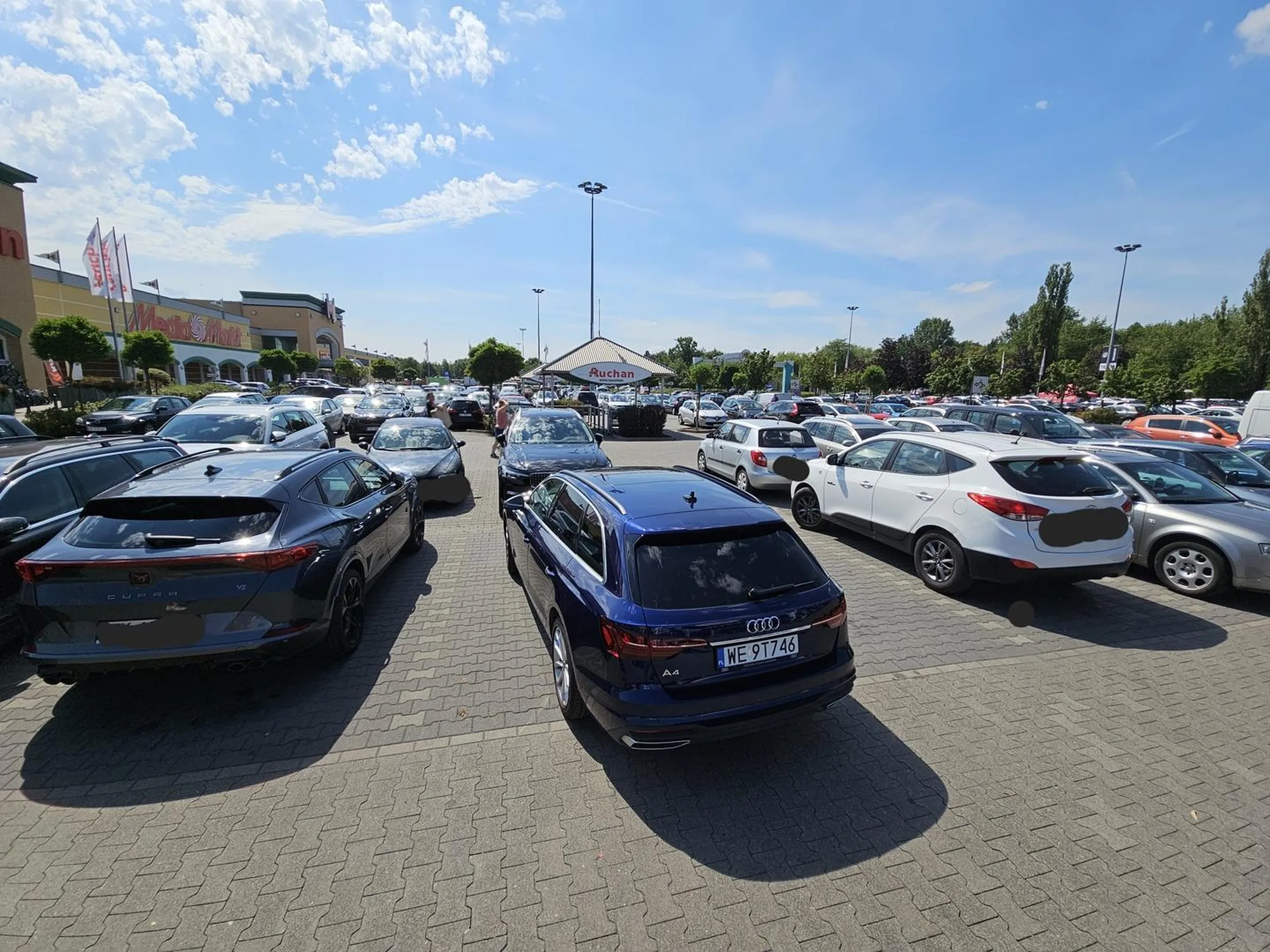 Dobra rada - parkując w poprzek zajmiesz jeszcze więcej miejsc.