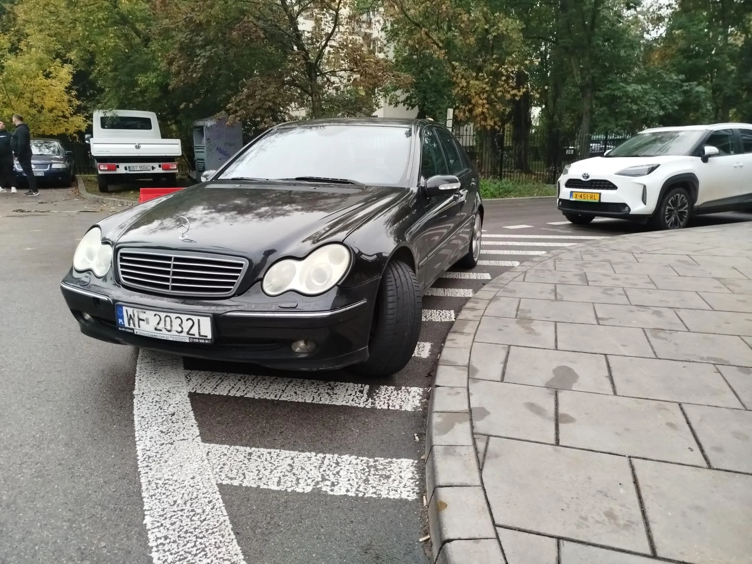 Parkowanie na zakręcie.