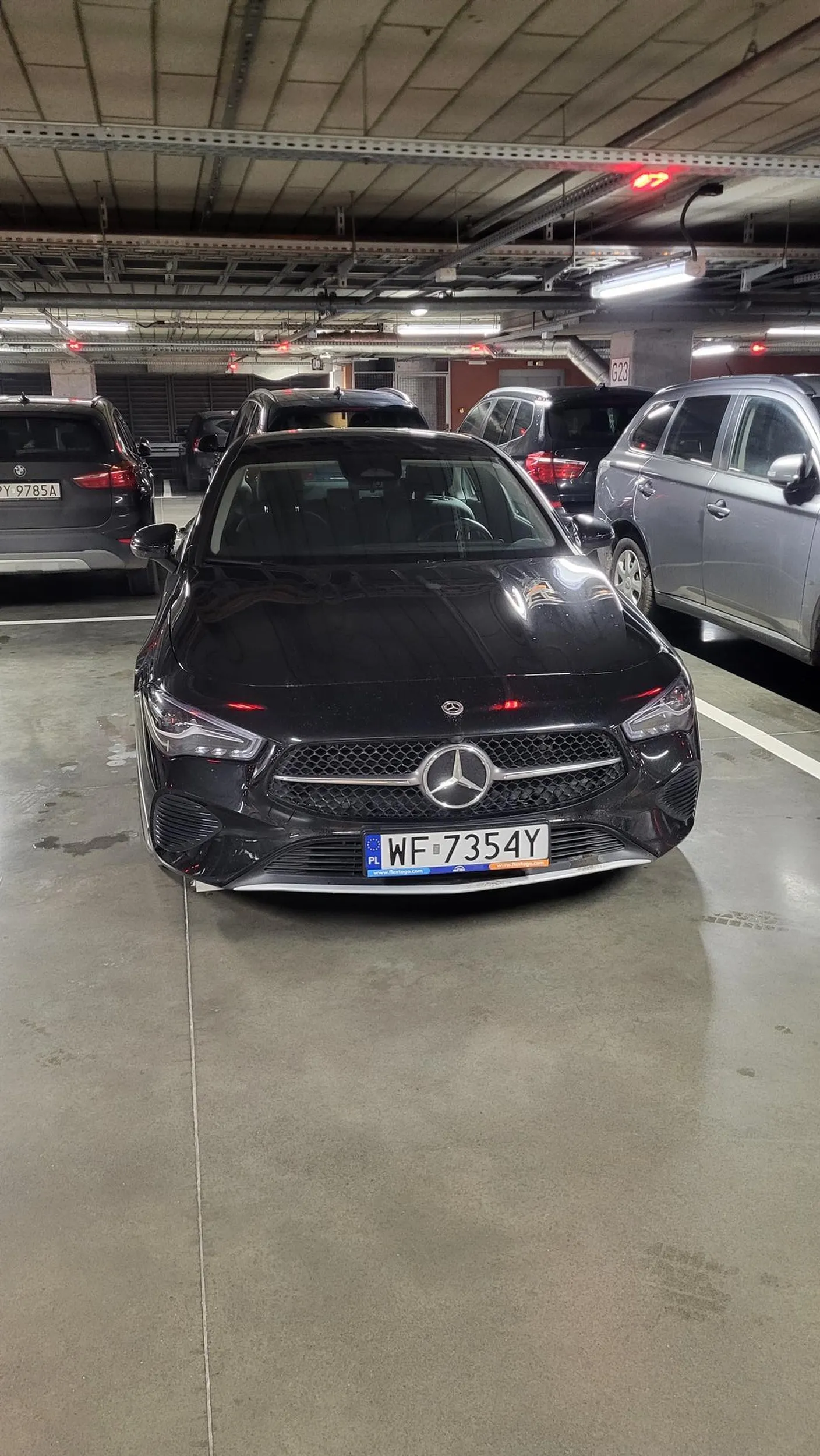 Naucz się parkować i nie siedź na telefonie stara babo