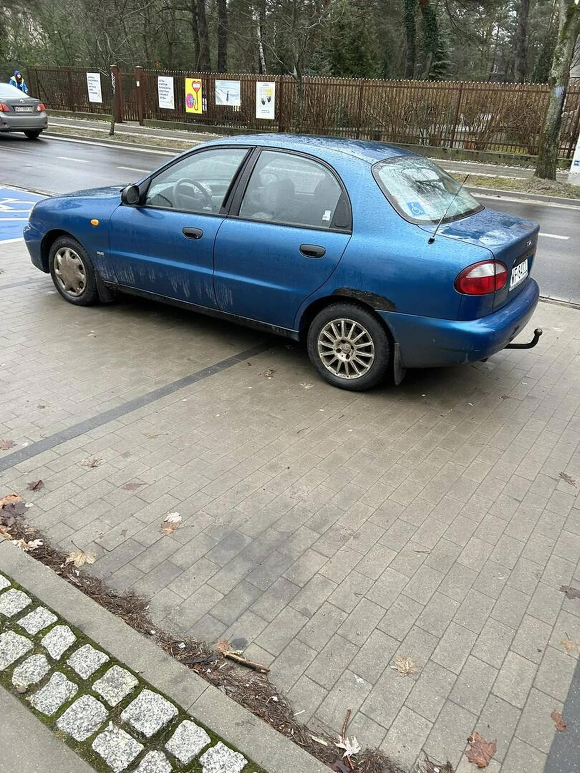 pozdrawiam kierowcę daewoo, pięknie parkujesz...