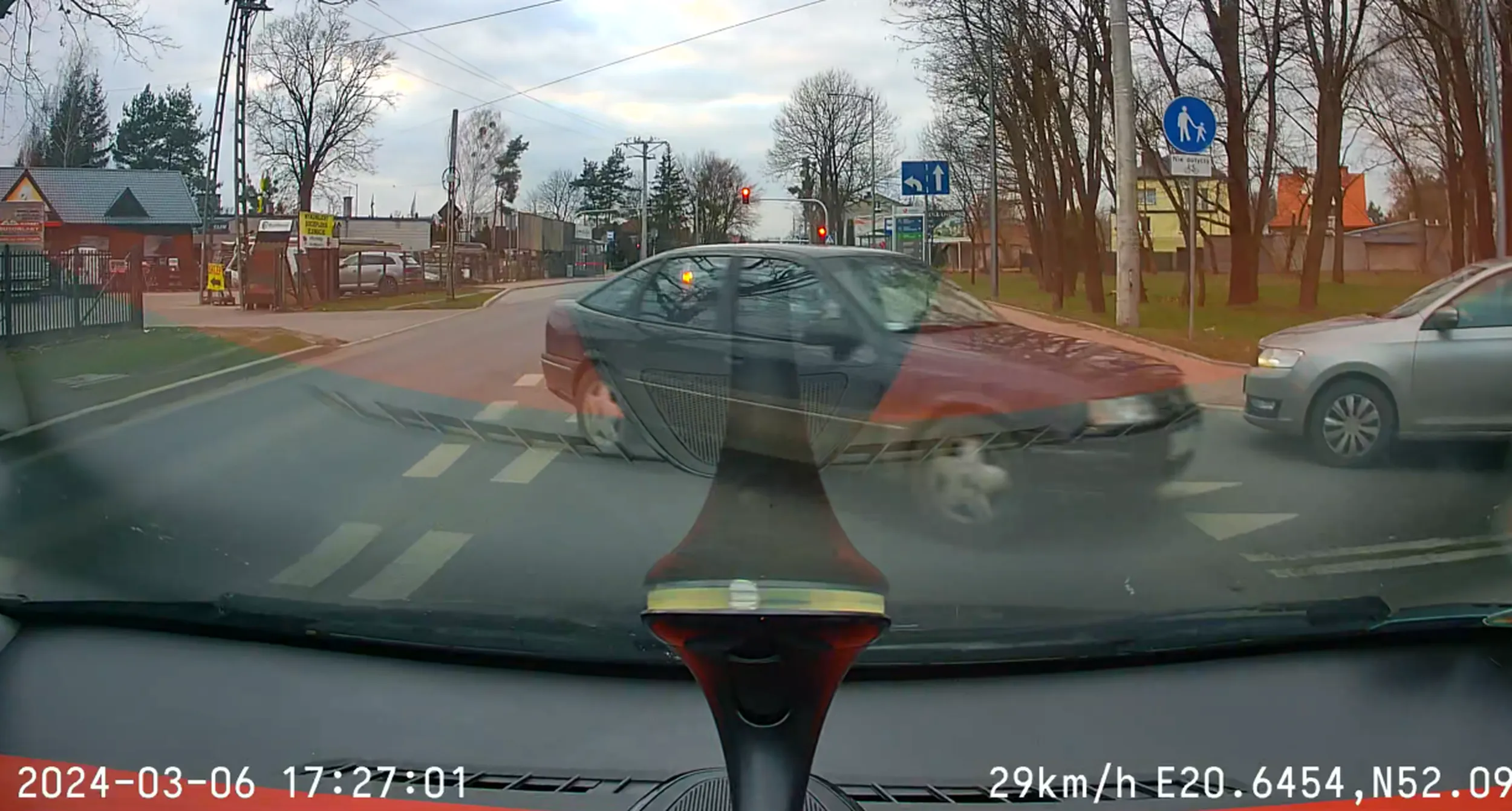 Panu tak się spieszyło, że zapomniał nie tylko o światłach ale i o przepisach