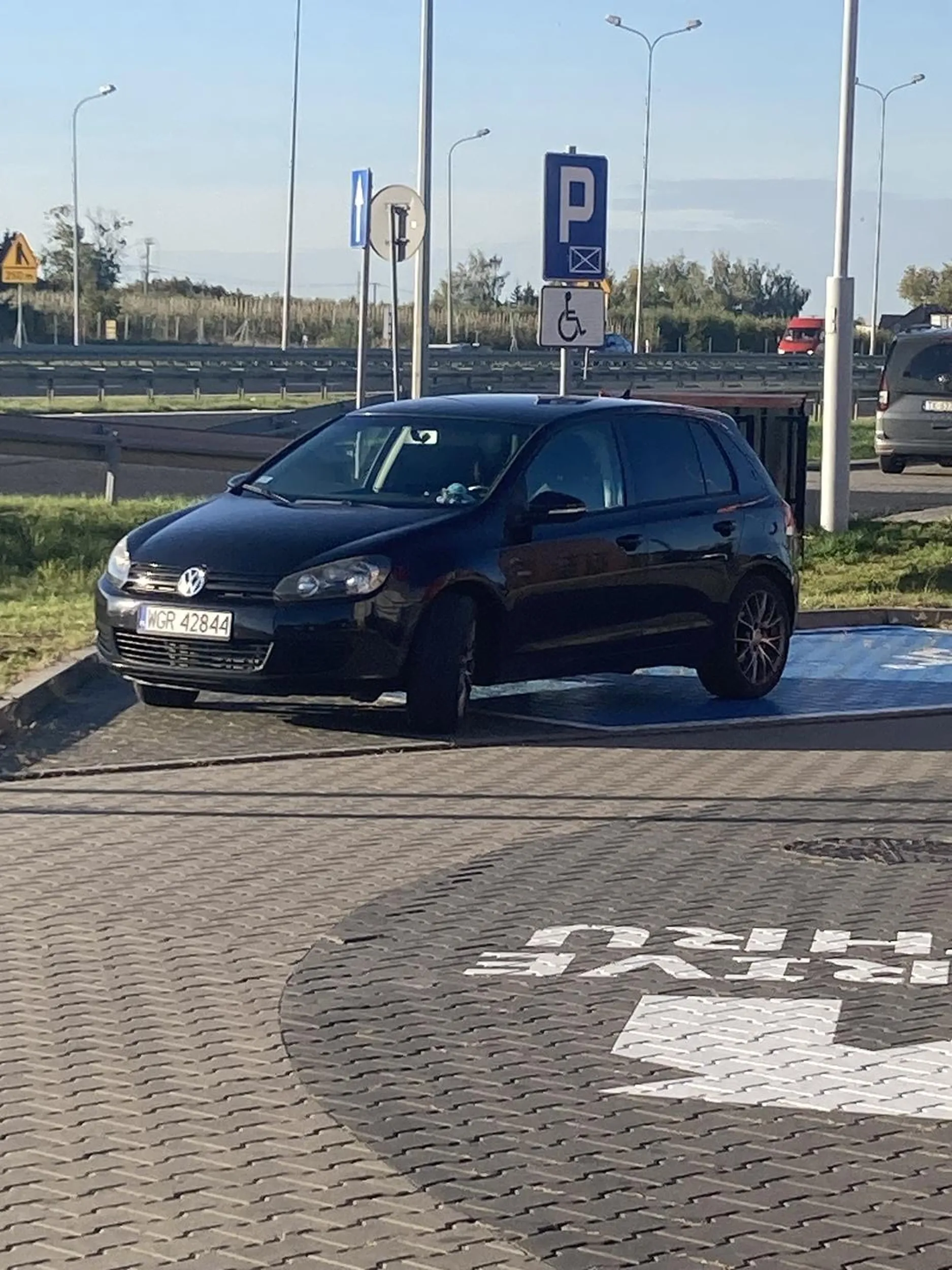 niepełnosprawny bez oznakowania pojazdu