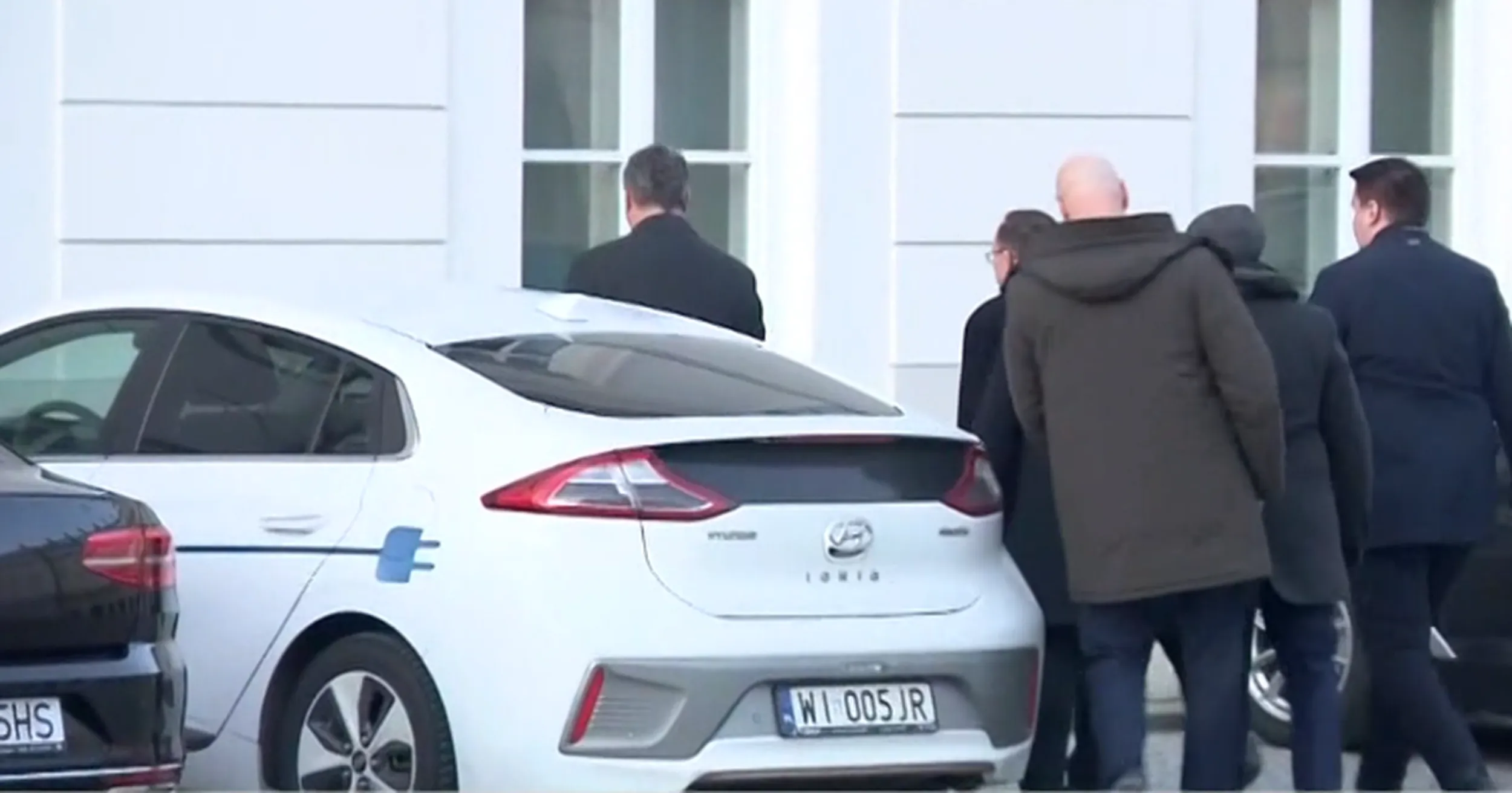 samochód używany do wożenia przestępców za publiczne pieniądze