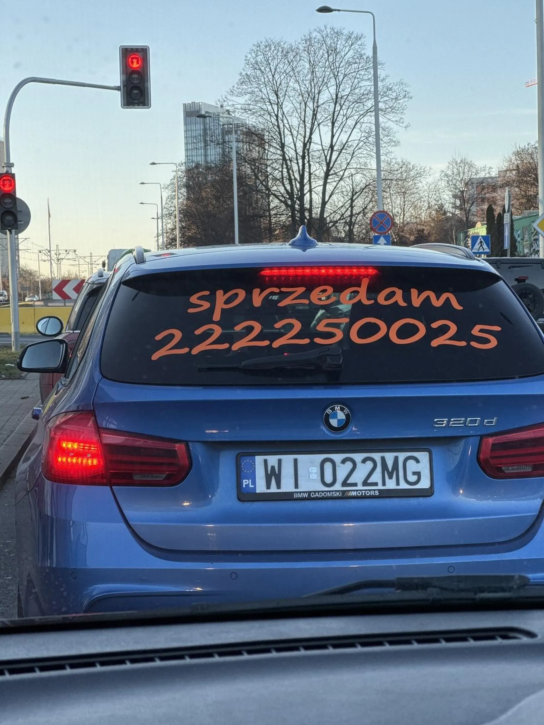 90 na ograniczeniu do 50 i wyprzedzanie na ciągłej