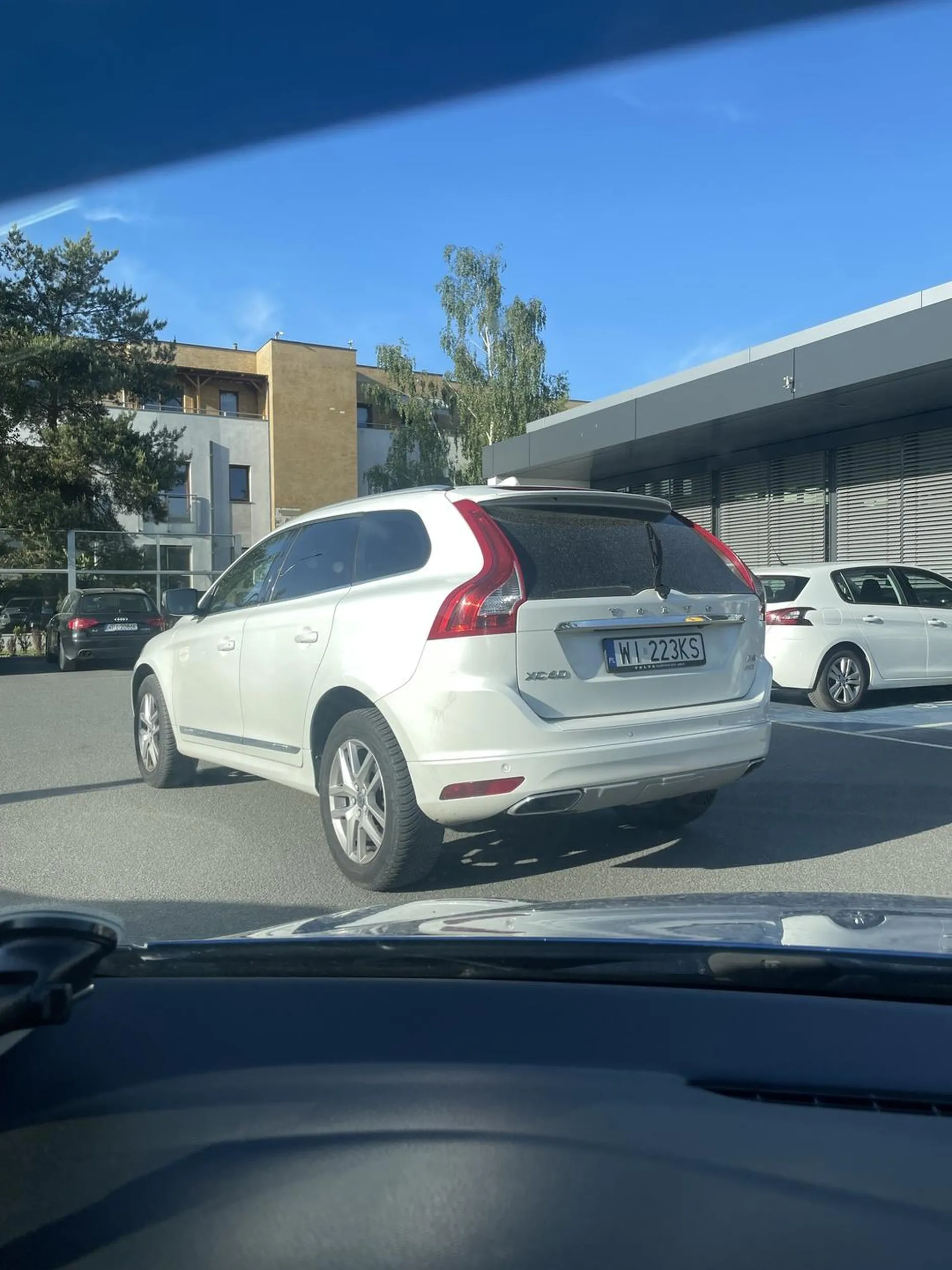 Bardzo "miła" i "mądra" pani znalazła szybszy sposób na parkowanie