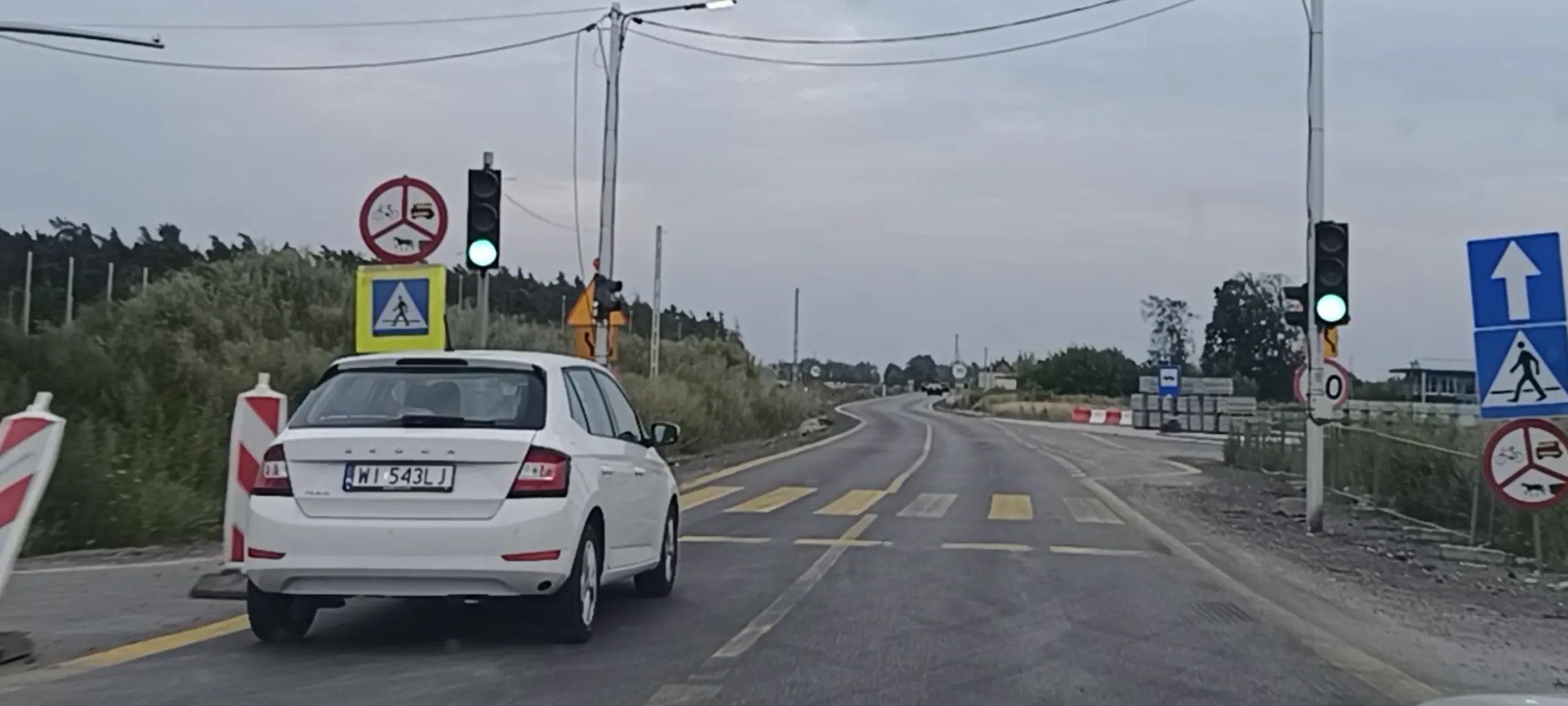 Zapierd$$la 100km/h na przejściu dla pieszych gdzie jest ograniczona prędkość do 50 km/h
