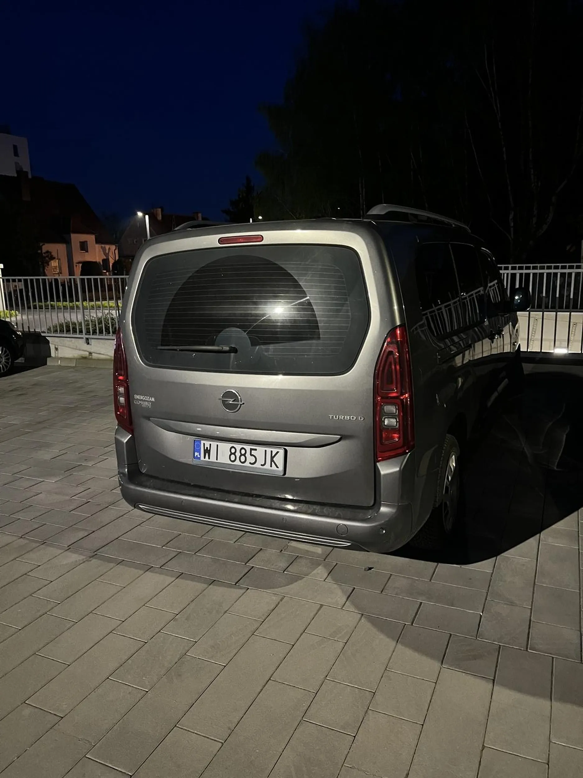 Parkuje na  prywatnym miejscu parkingowym!