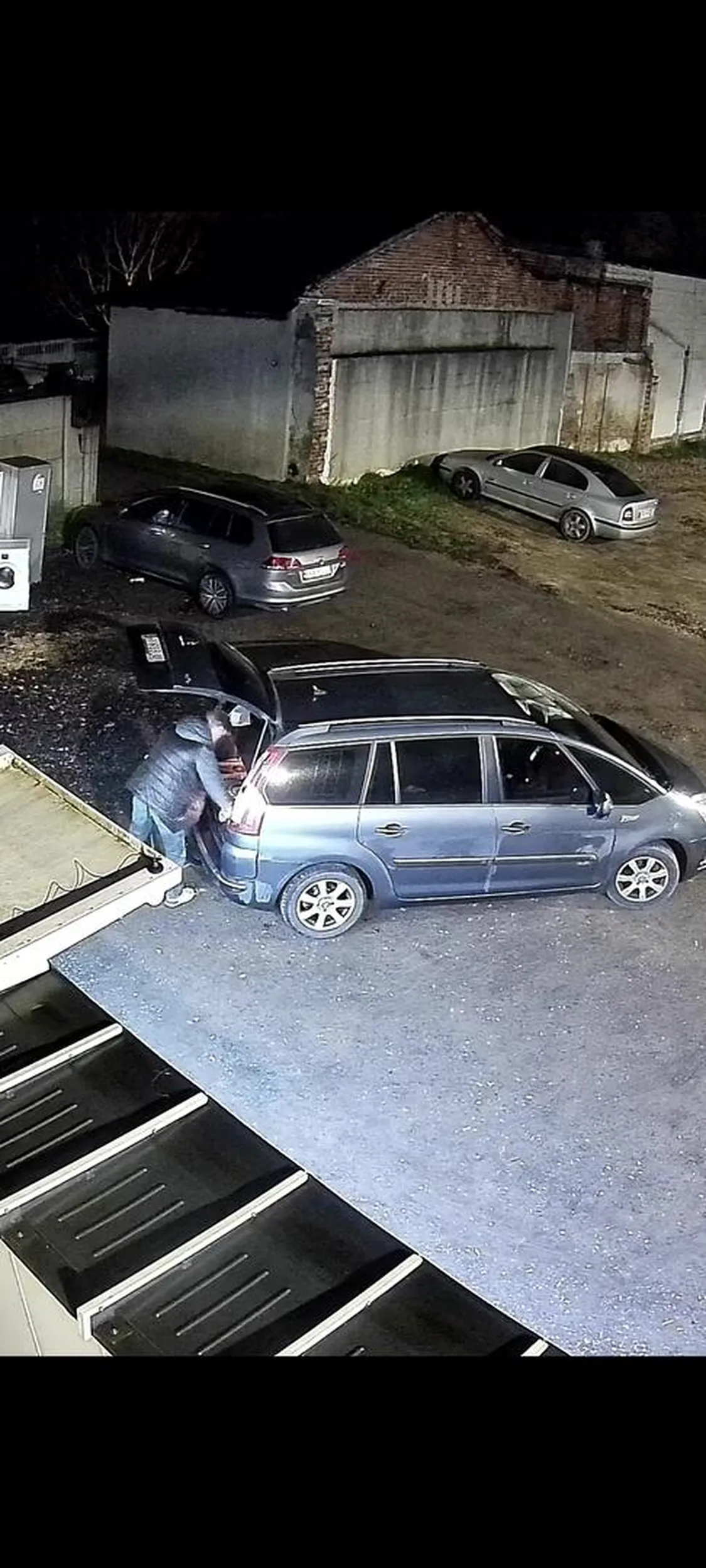 ucina i kradnie przewody ze zbiórki strażackiej ?