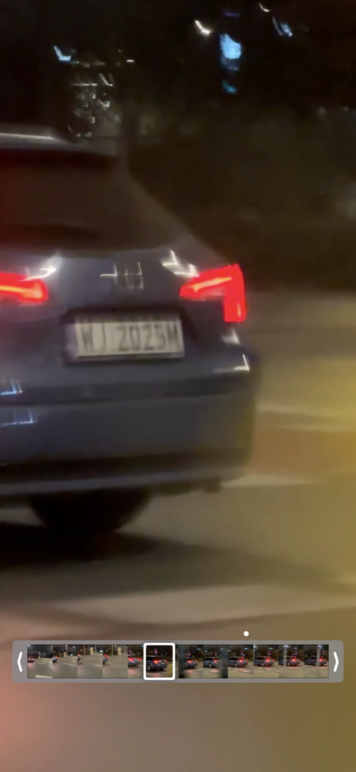 Naucz sie jezdzic i nie wymuszac pierwszenstwa parowo deta, jeszcze zdziwiony, ze ktos go obtrabil