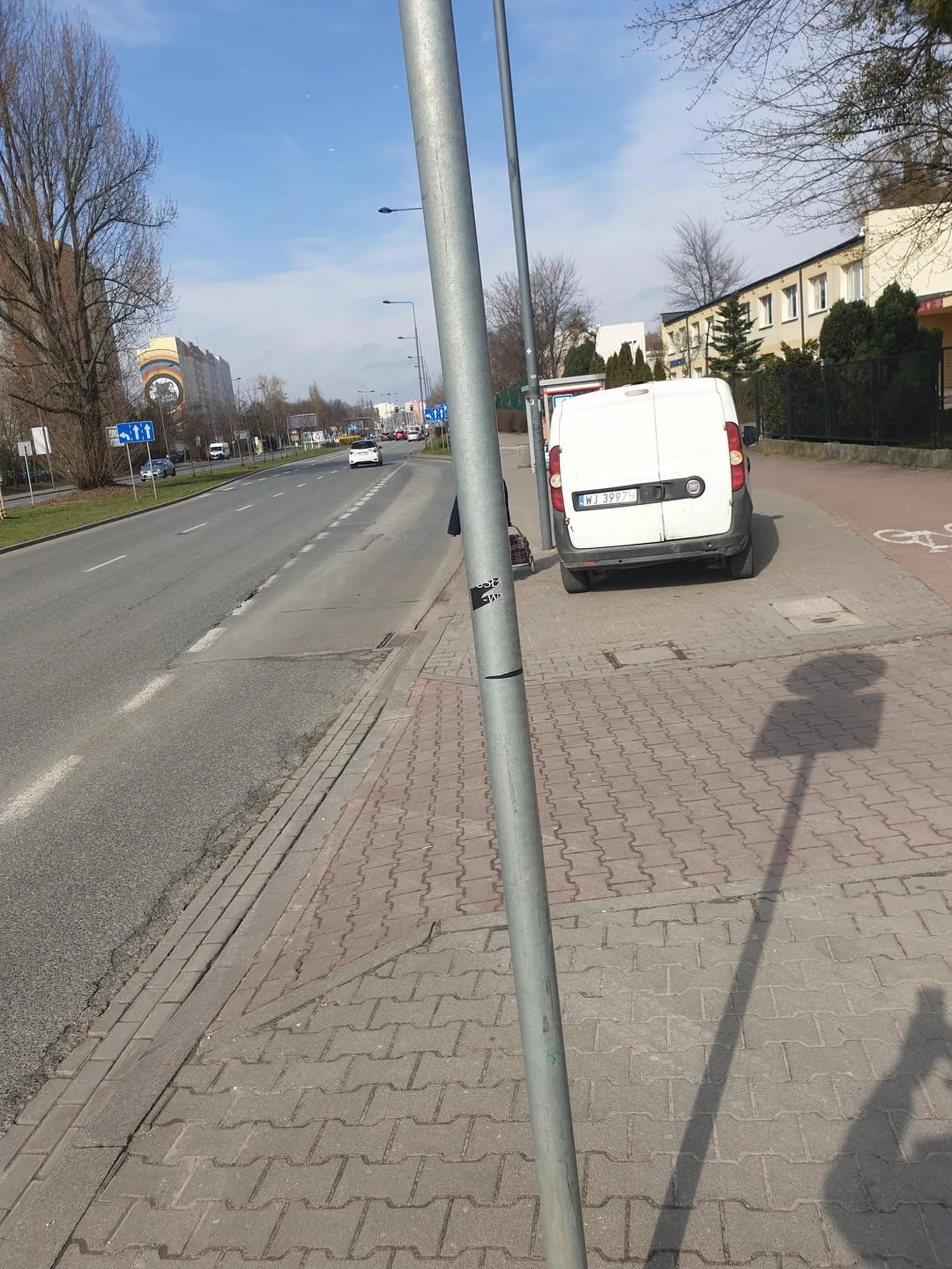 Kretyn-miłośnik parkowania na przystankach