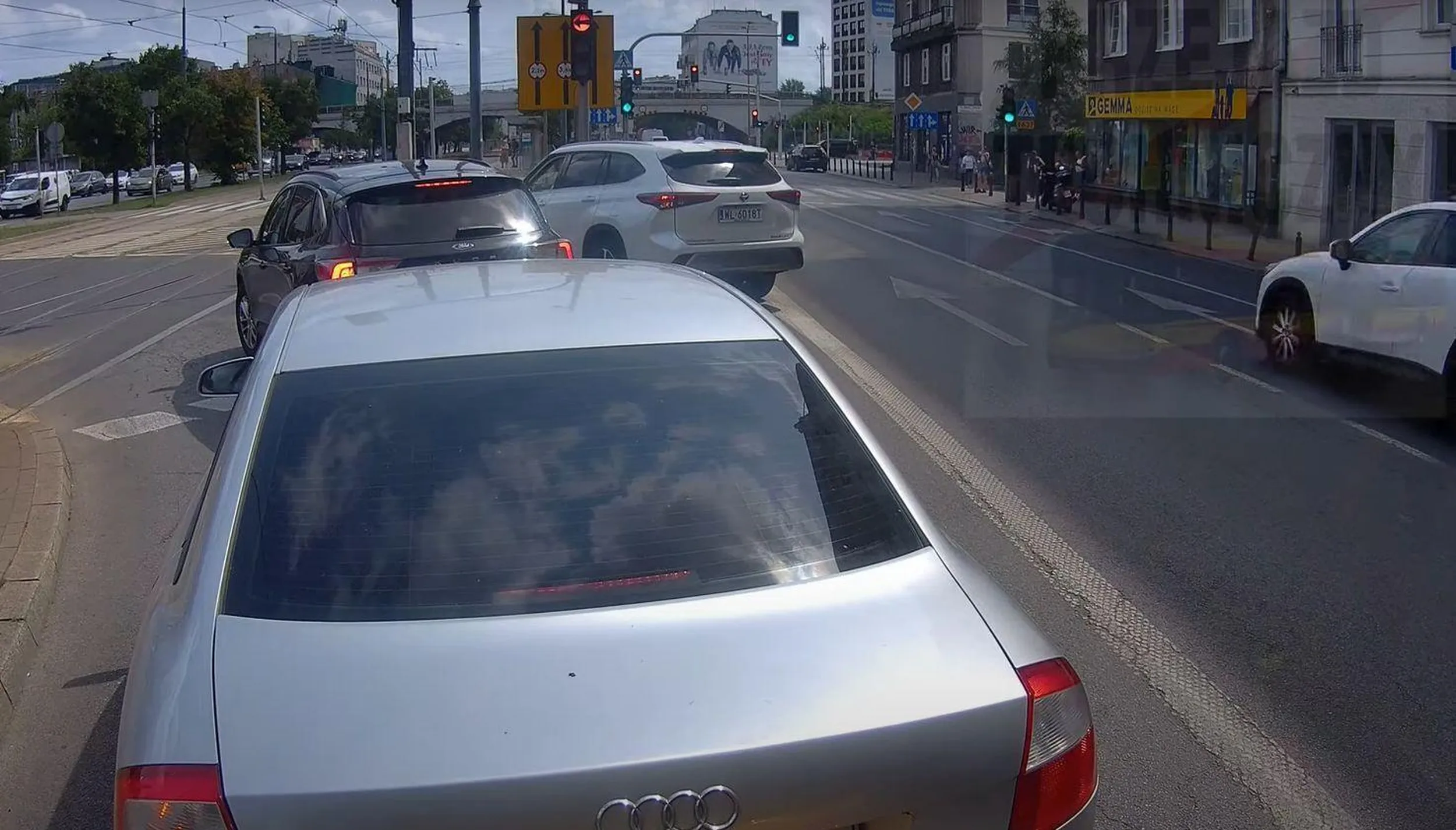 Kolejna szuja na blachach WL. Wam się ktoś każe zachowywać jak idioci? Przerost ego wchodzi wraz z zamieszkaniem pod miastem?