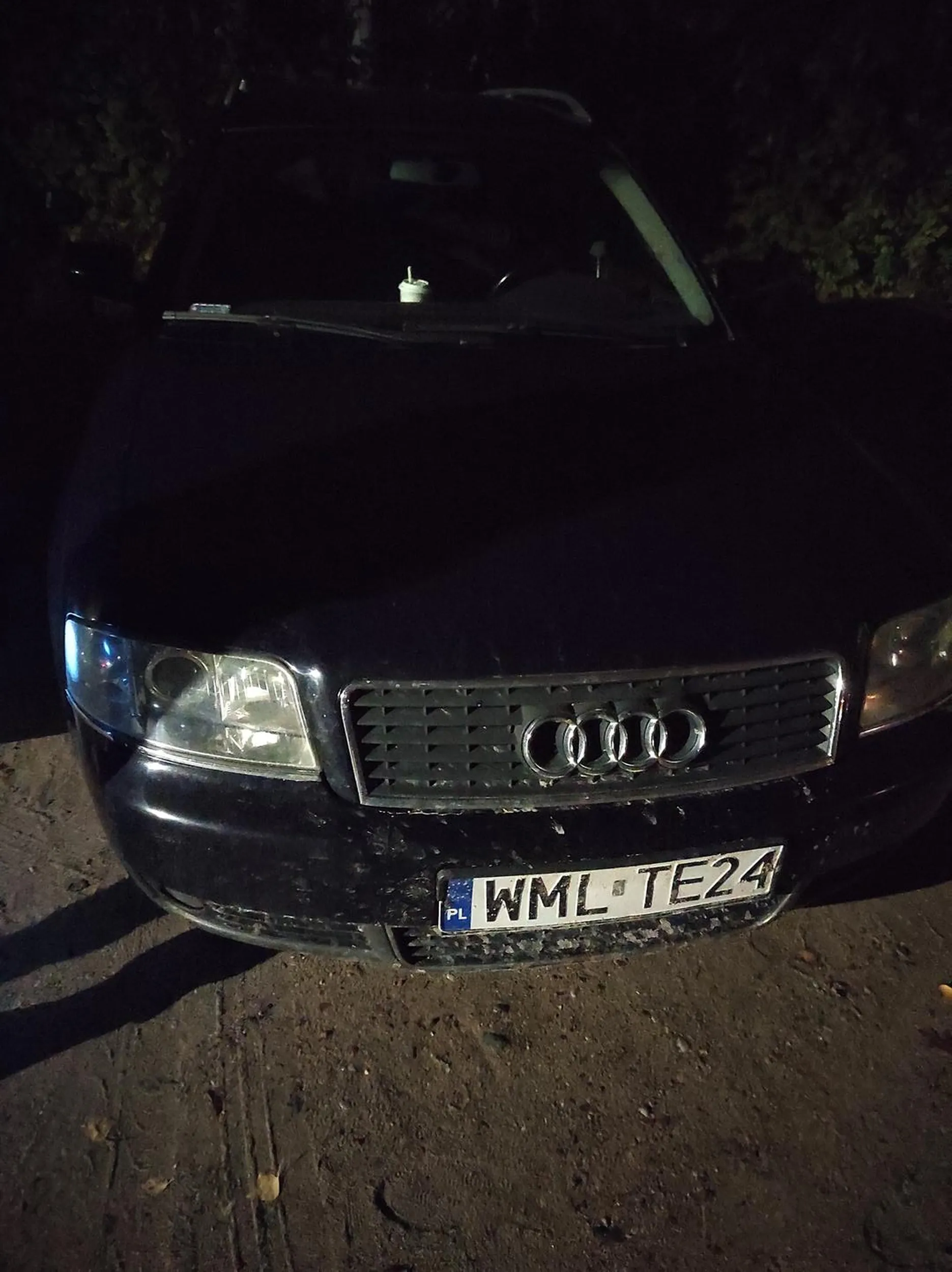 Naucz się parkować bo wsiąść do auta nie można