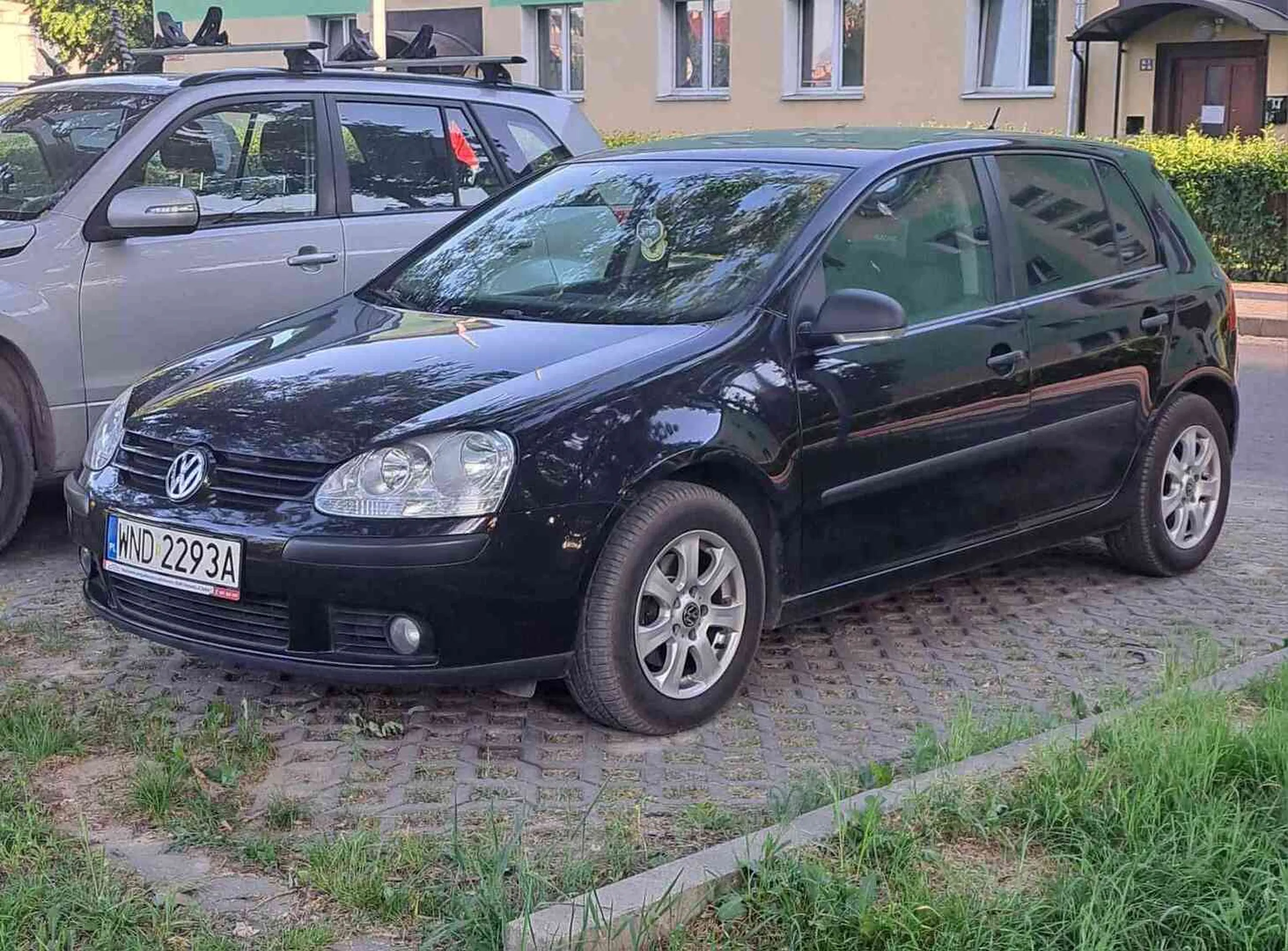 Jako starosta tego powiatu jestem oburzony zachowaniem tego młodego palanta. Na moich oczach wjechał w niewinną kobietę na rondzie. Po tym zdarzeniu wjechał na rondo na ul. 29 Listopada z prędkością 120 km/h. Sprawa zostanie przekazana najbliższemu posterunku policji.