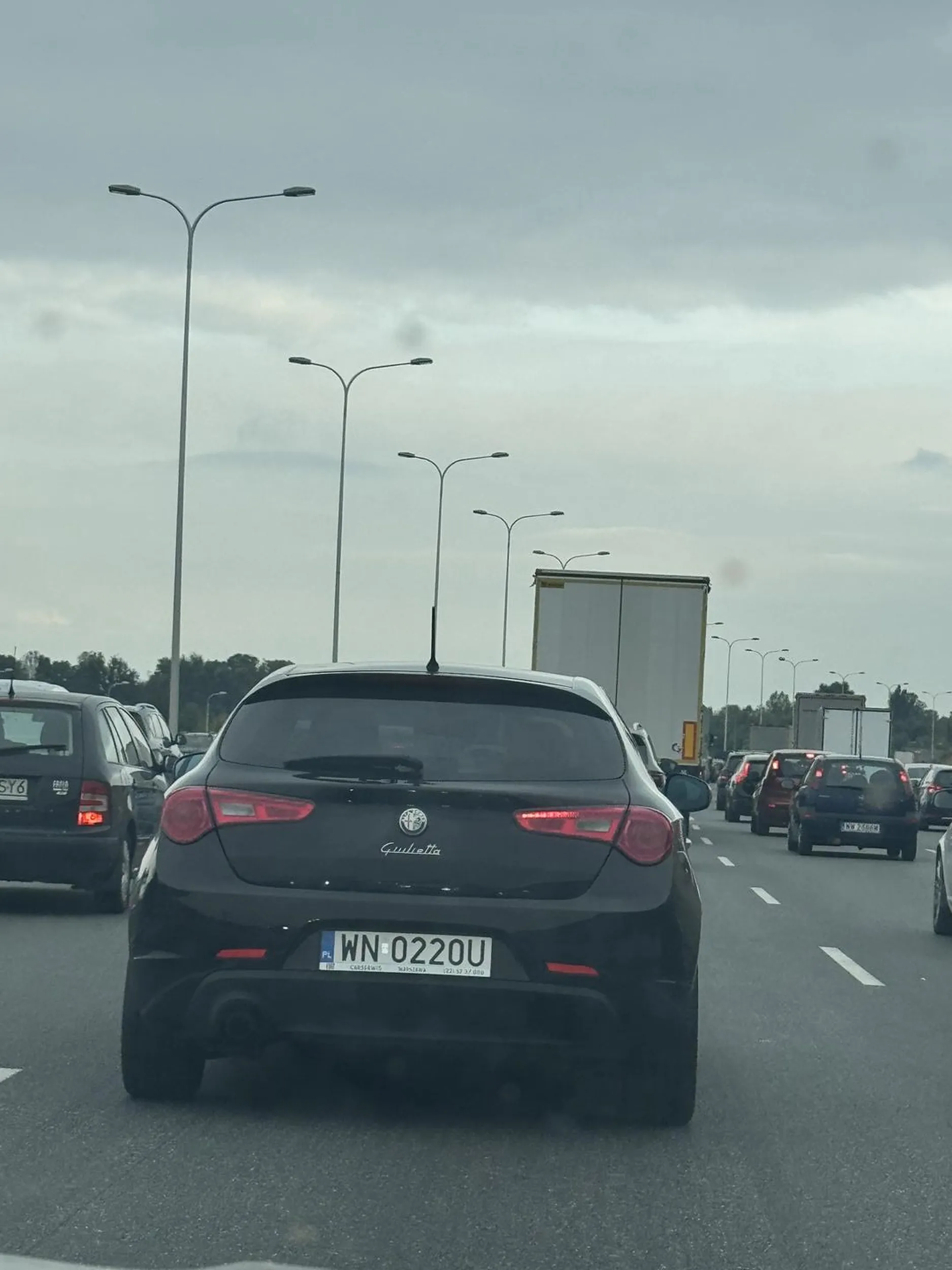 Prawie mi kondonie zarysowałeś bmw warte 3 razy wiecej  od twojej alfy z powrotem na lawetę zapraszam