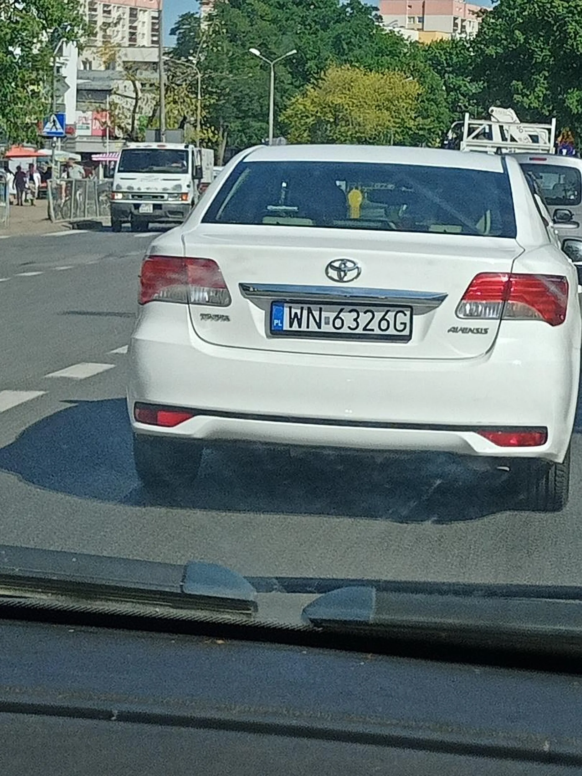 pani za kierownicą wymusiła pierwszeństwo przy zmianie pasa mało brakowało do zderzenia gdyby nie szybka reakcja . radzę nauczyć się sprawdzenia w lusterkach czy na pasie obok jedzie auto