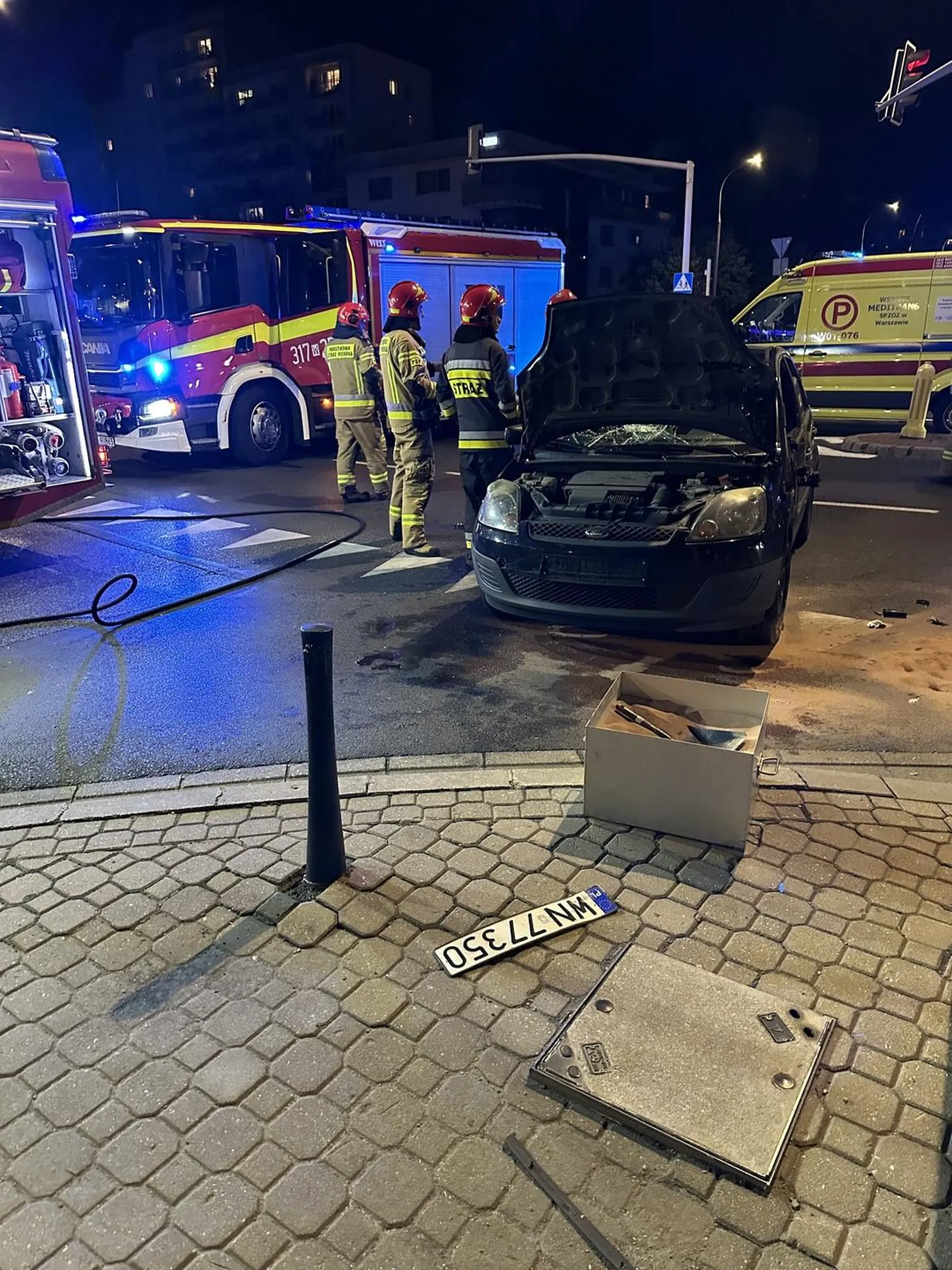 Autko szybkie, lecz też szybko dachowanie zalicza. Kierowca lubi biegać, uciekł jak auto się przewróciło.