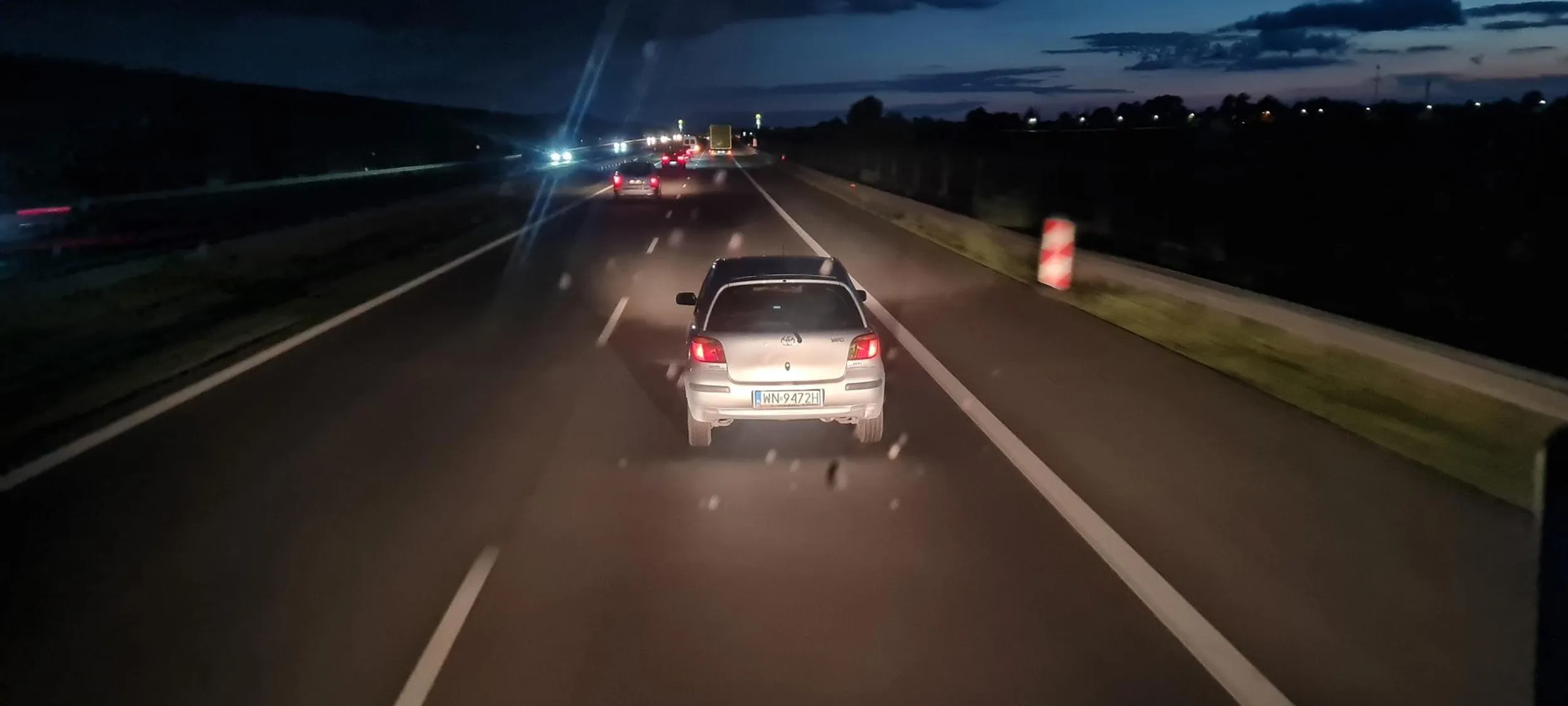 Jak jedziesz, to nie gap się w telefon.