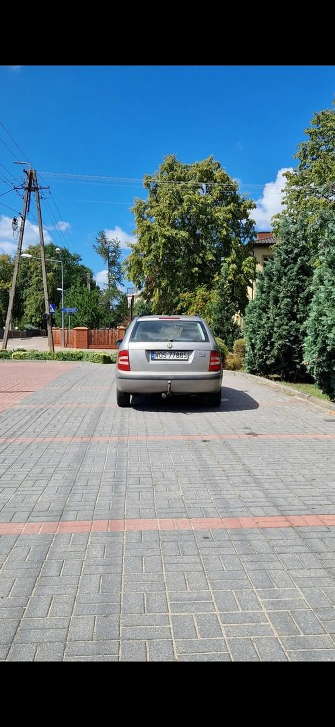 Bardzo piękne parkowanie polecam zgłosić się do okulisty