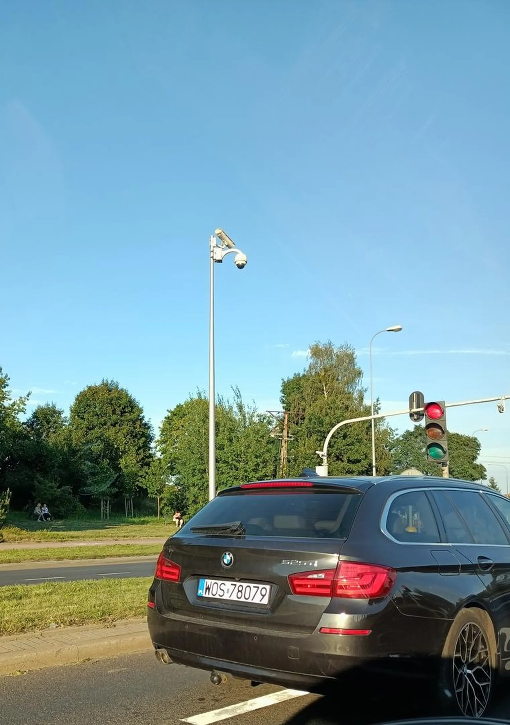 DK16 Wyprzedza na podwójnej ciągłej. Kobieta nie ma mózgu i wyobraźni.