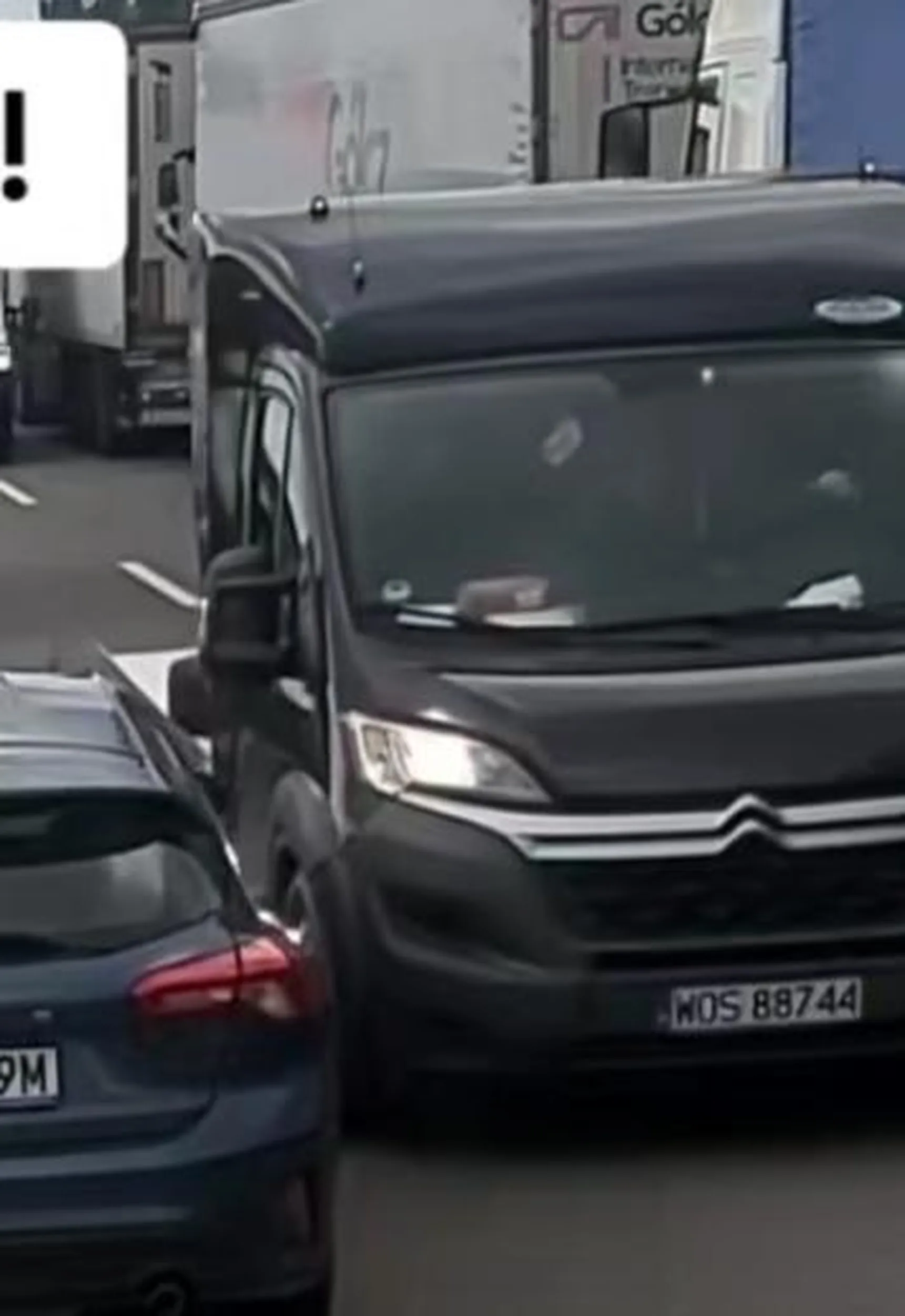 Jazda pod prąd na A2 i celowe utrudnianie dojazdu służbom ratunkowym.