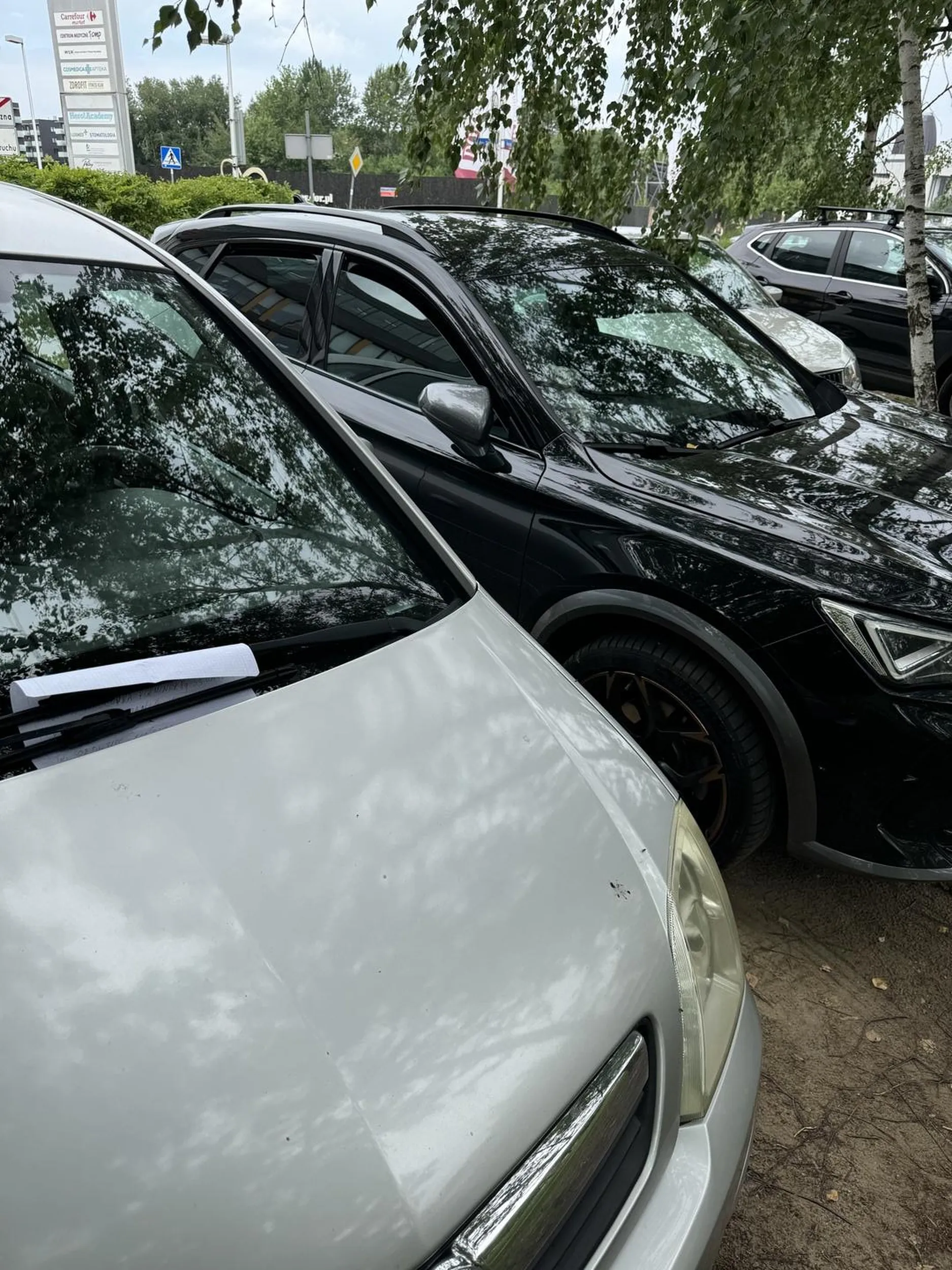 Obiłeś mi auto na parkingu i uciekłeś z miejsca zdarzenia