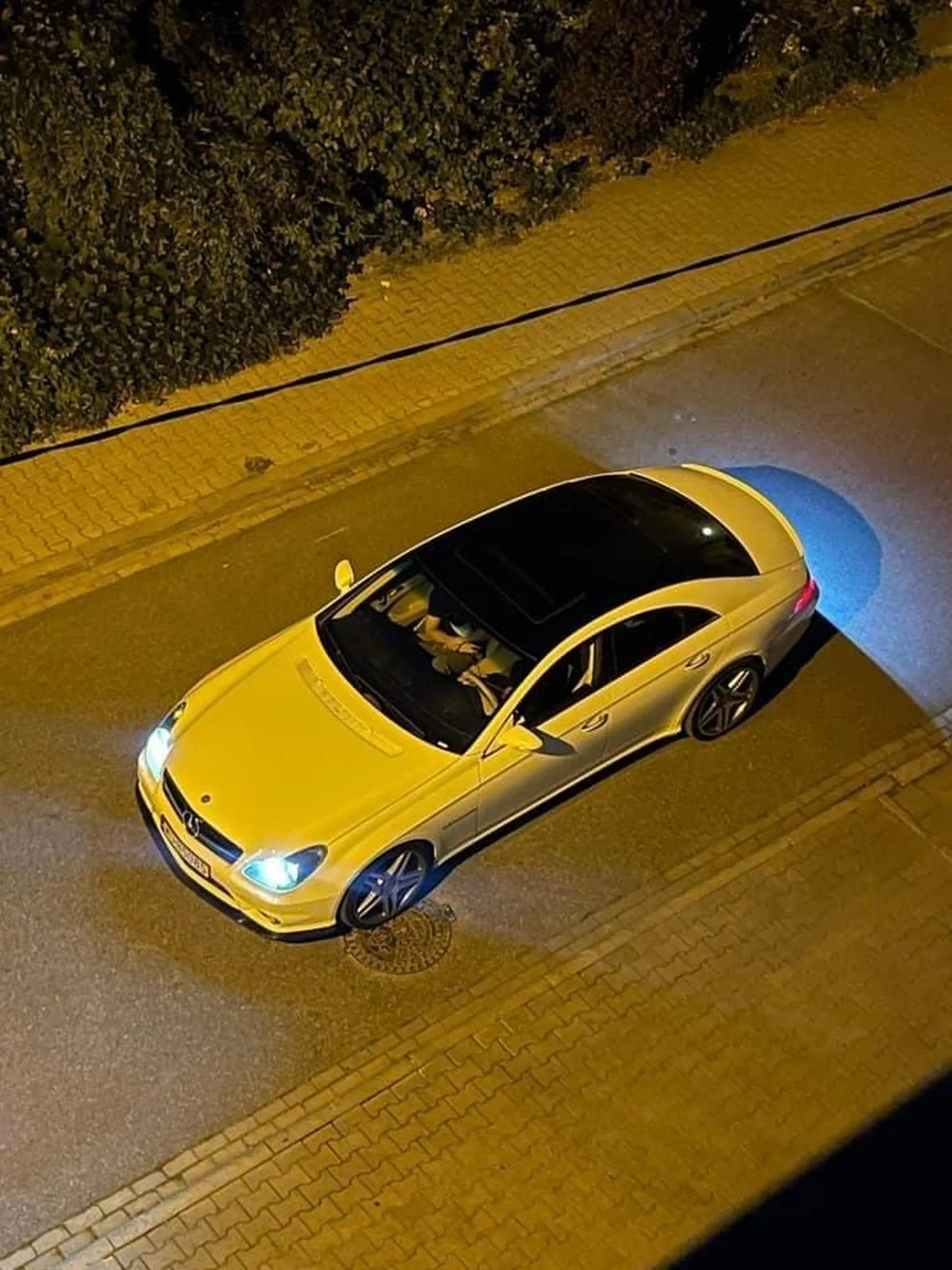 Jeździł od 2 do 4 w nocy po osiedlu nie dając spać ludziom, bardzo głośny tłumik.