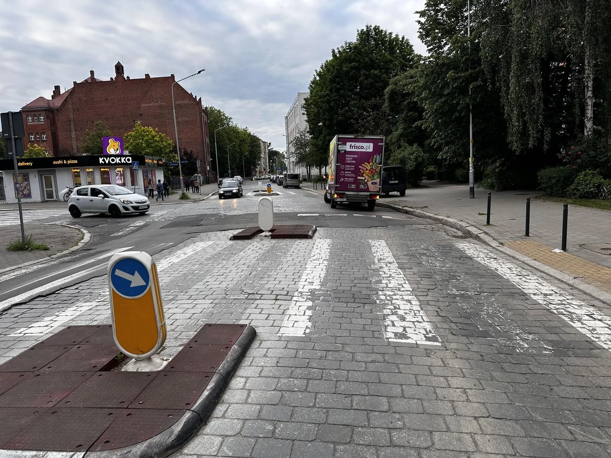 Ja wiem… kurier ale na środku skrzyżowania to trochę przesada